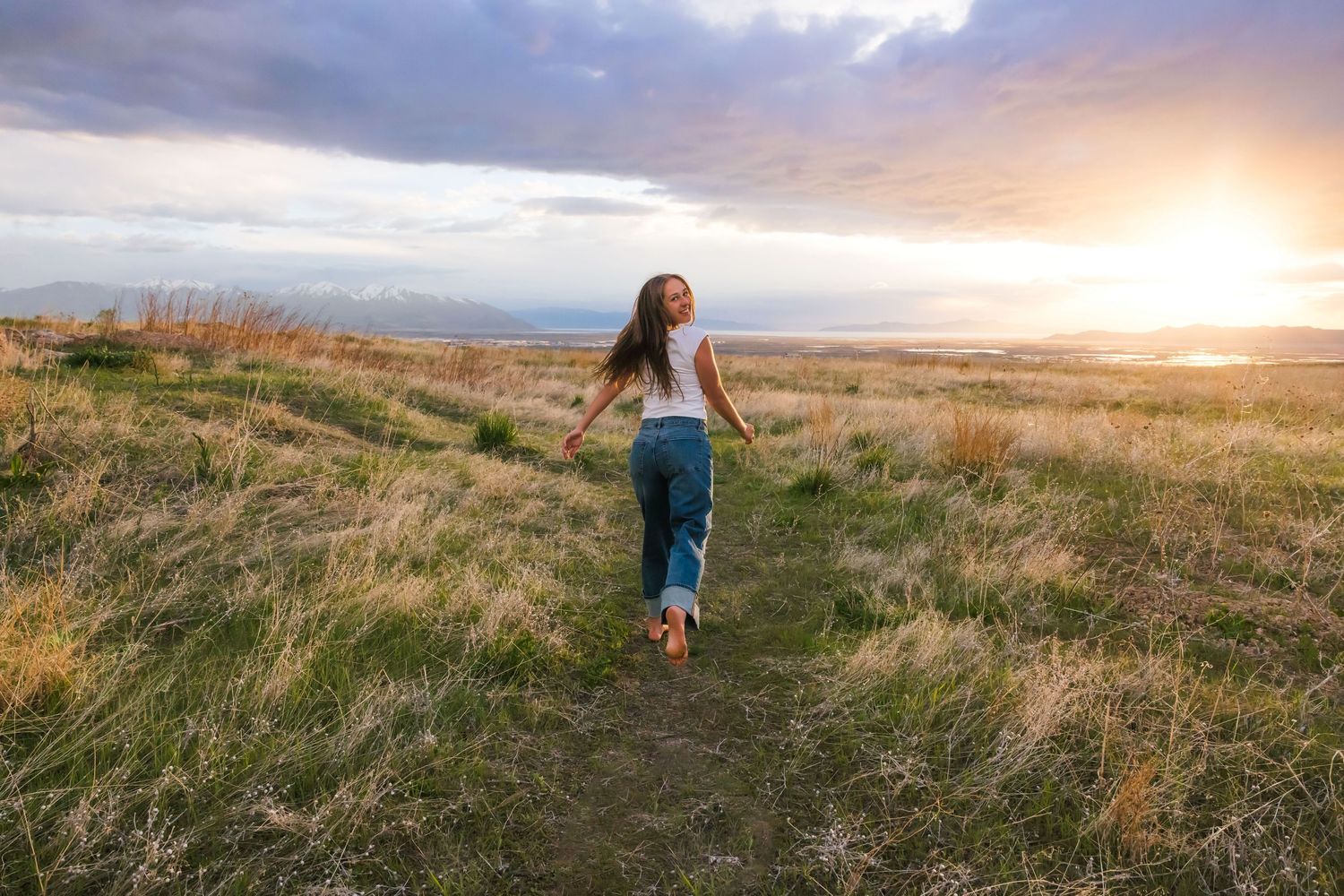 Salt Lake City senior girl posing in nature during golden hour