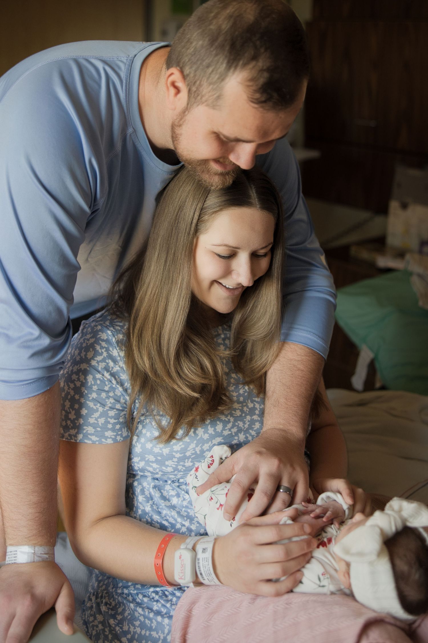 Wedding and engagement photographer based in Dubuque, Iowa capturing natural, timeless moments.