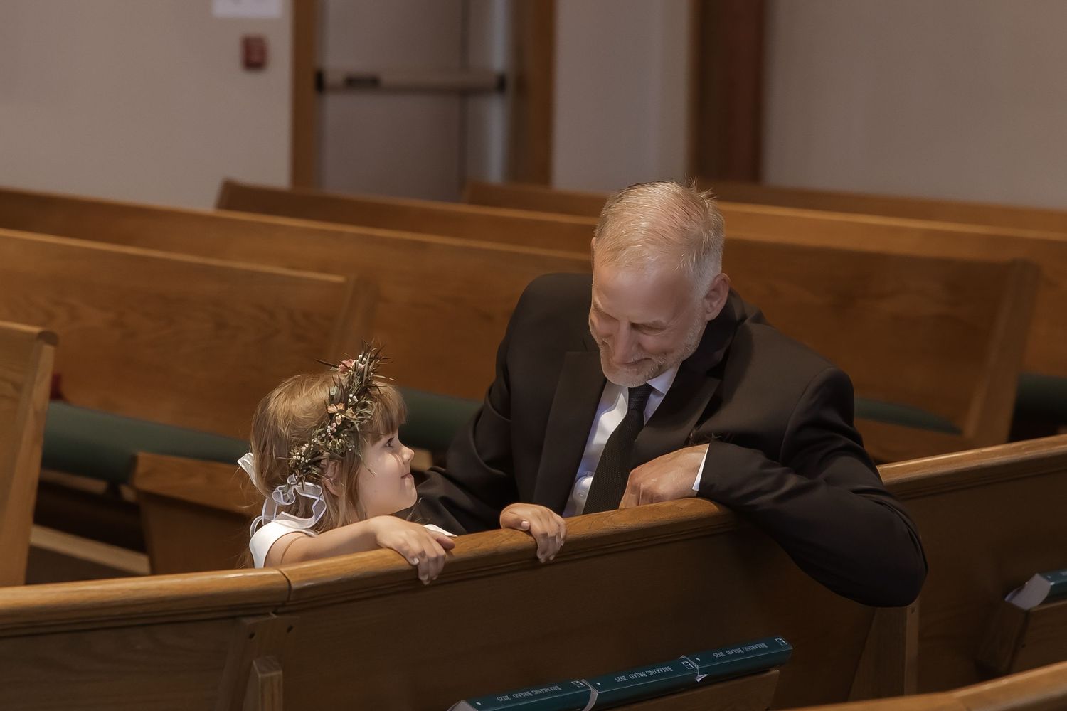 Wedding and engagement photographer based in Dubuque, Iowa capturing natural, timeless moments.
