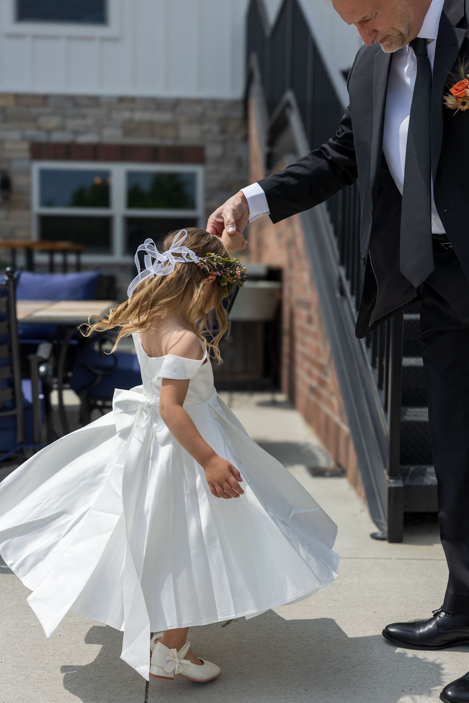 Wedding and engagement photographer based in Dubuque, Iowa capturing natural, timeless moments.
