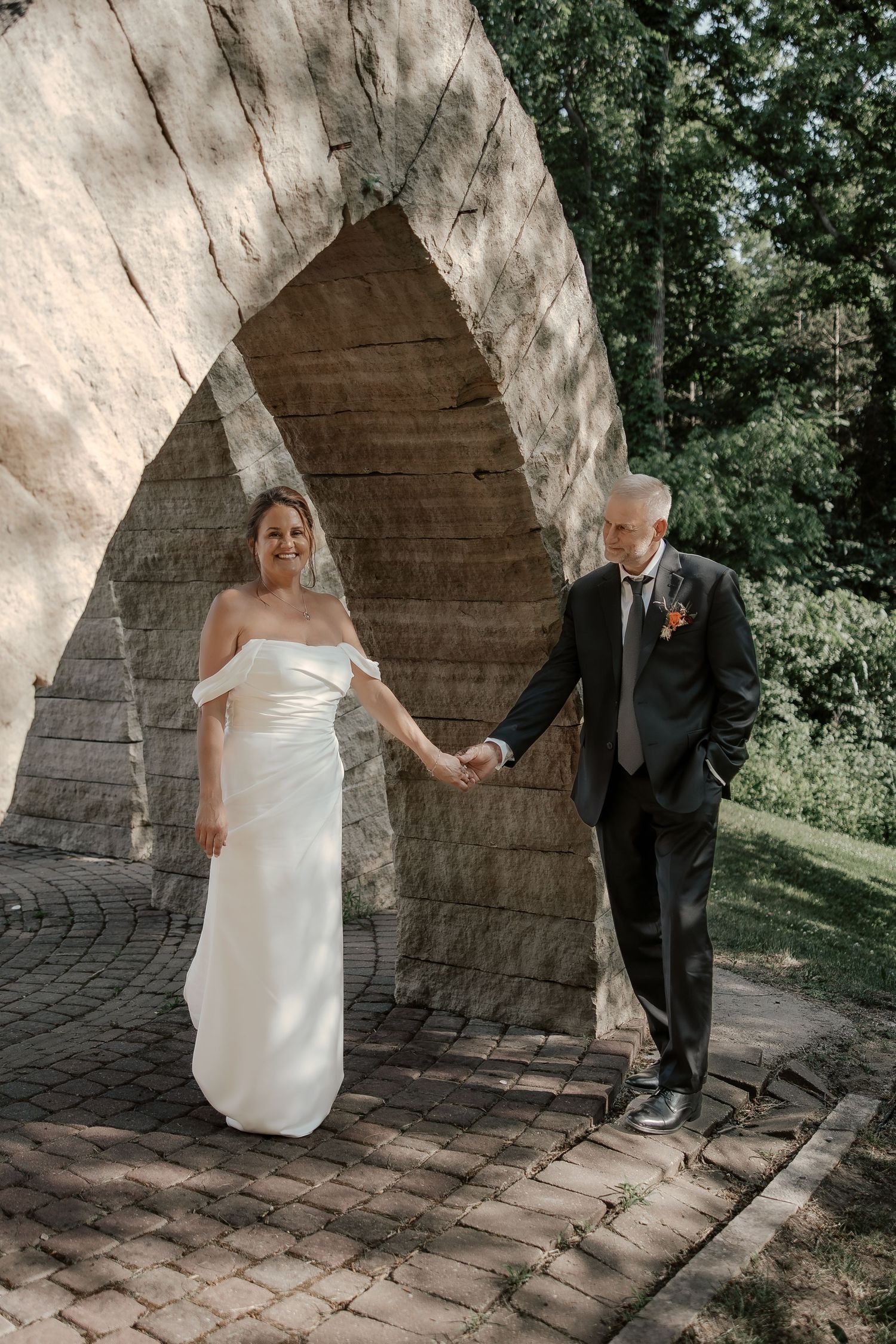 Wedding and engagement photographer based in Dubuque, Iowa capturing natural, timeless moments.
