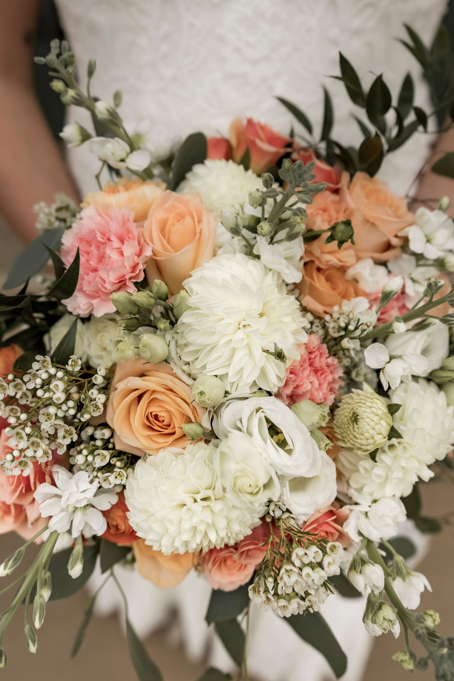 Wedding and engagement photographer based in Dubuque, Iowa capturing natural, timeless moments.