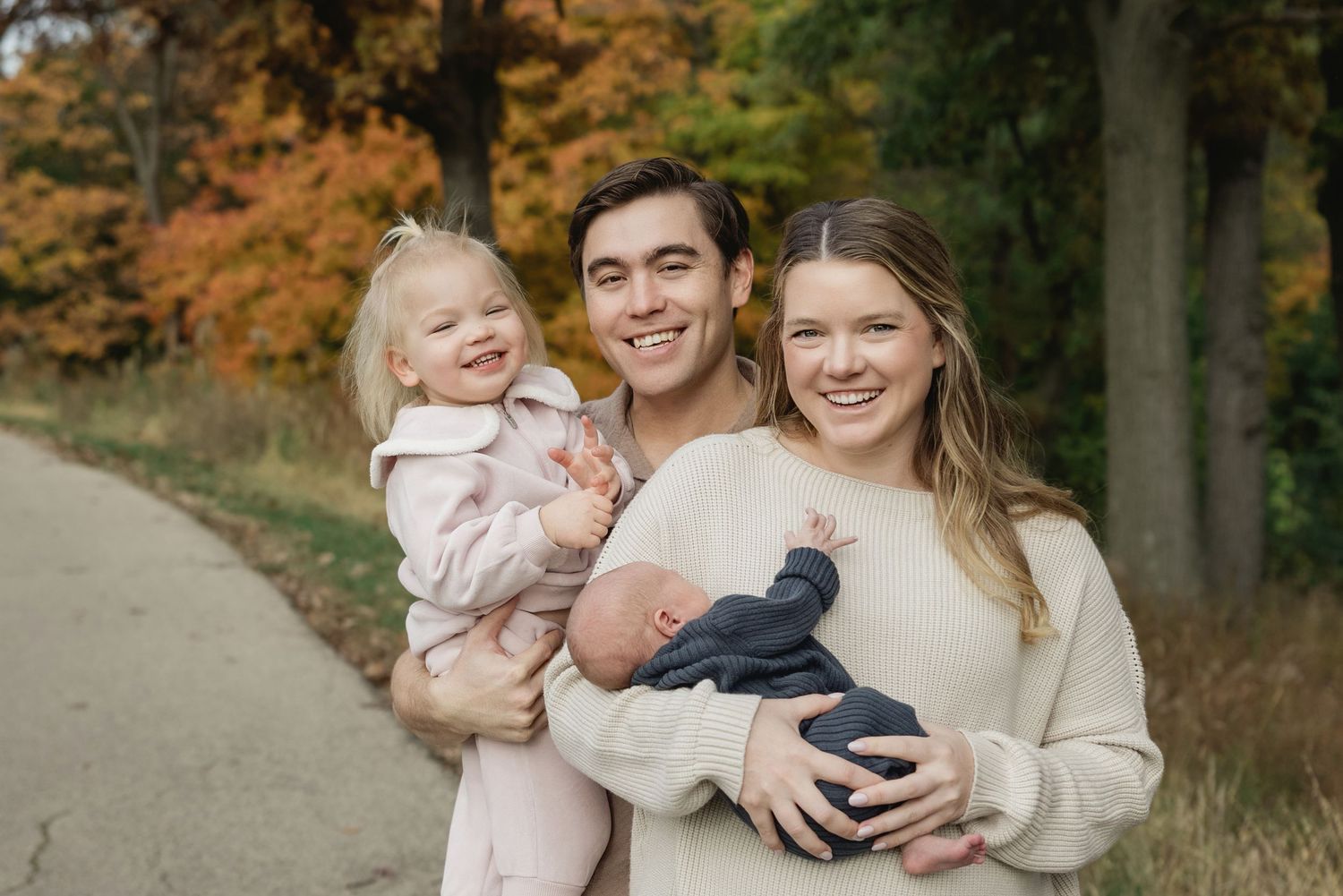 Wedding and engagement photographer based in Dubuque, Iowa capturing natural, timeless moments.