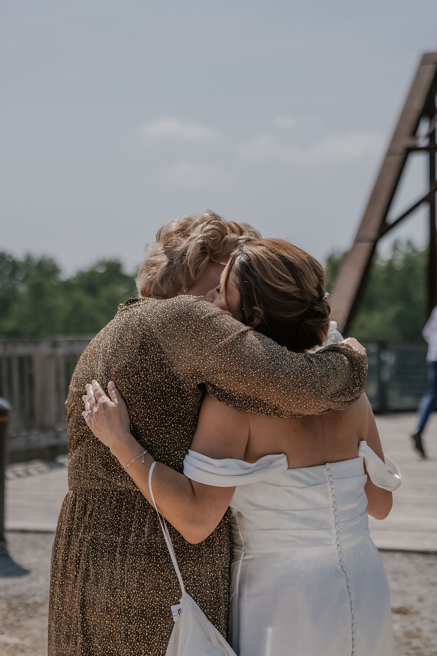 Wedding and engagement photographer based in Dubuque, Iowa capturing natural, timeless moments.