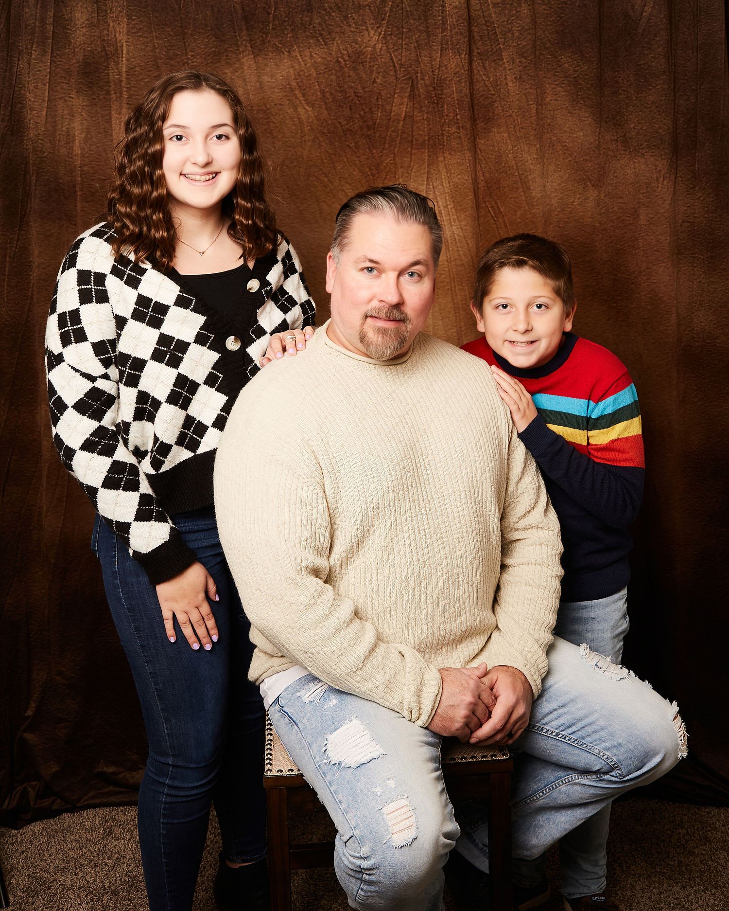 Timeless Oklahoma family portraits – natural, joyful, and full of love. Captured by R&T Photography.