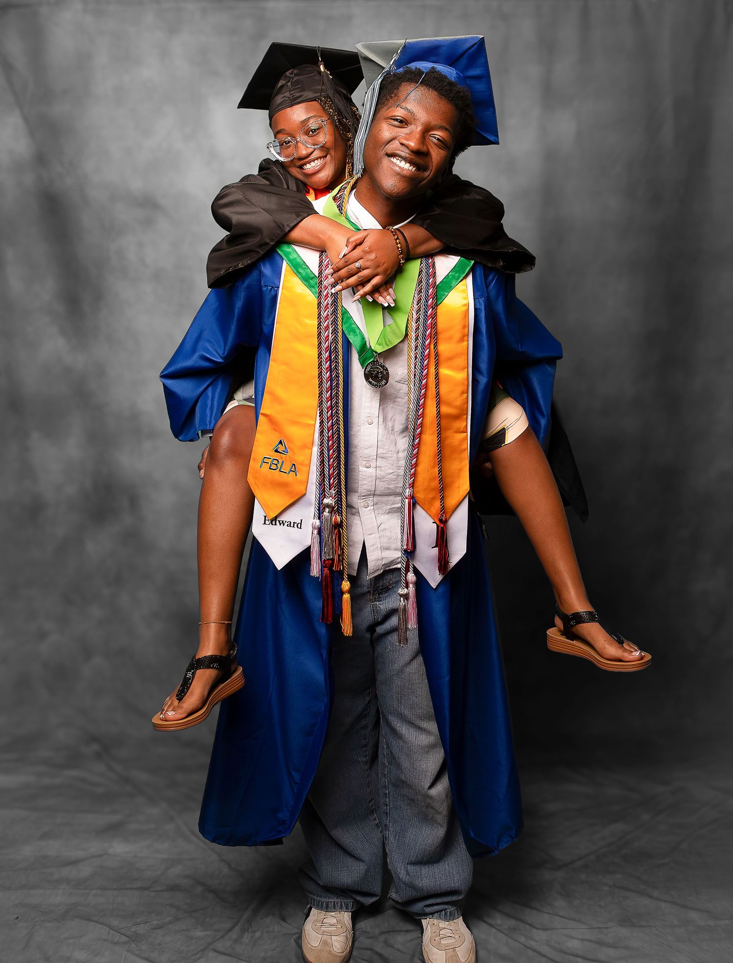 Celebrate your graduation with stunning senior portraits in Oklahoma. R&T Photography specializes in capturing this milestone.