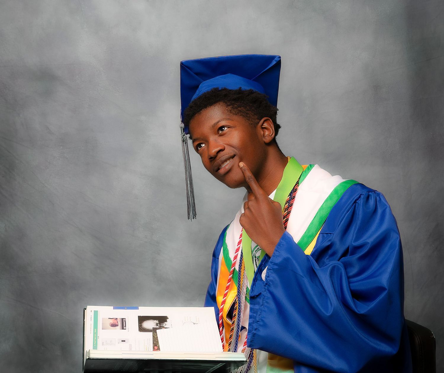 Celebrate your graduation with stunning senior portraits in Oklahoma. R&T Photography specializes in capturing this milestone.