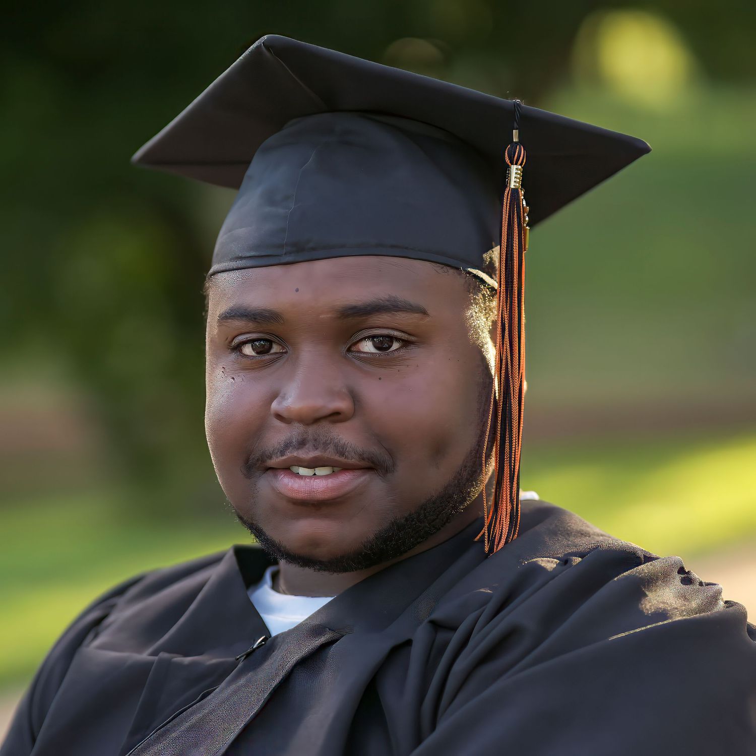 Celebrate your graduation with stunning senior portraits in Oklahoma. R&T Photography specializes in capturing this milestone.