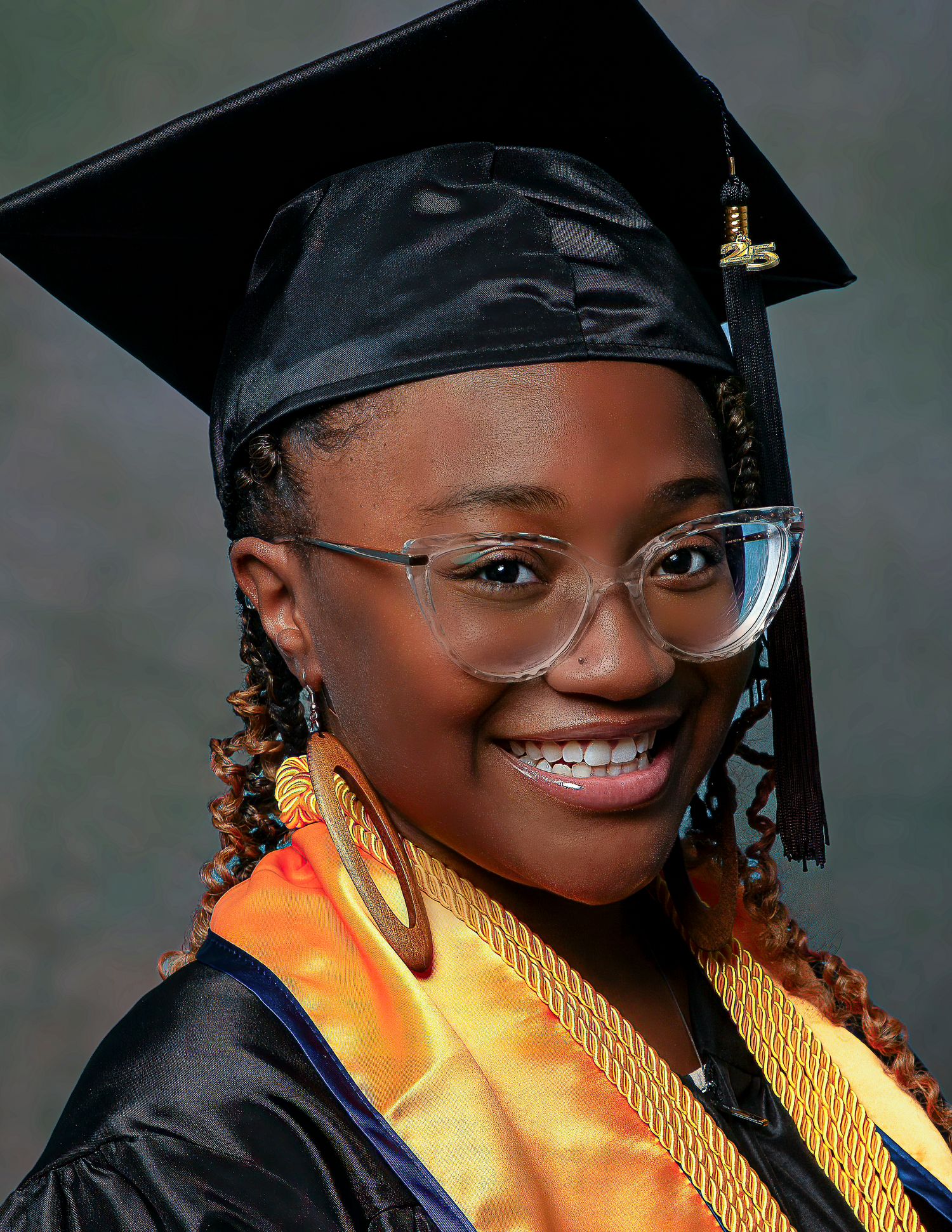 Celebrate your graduation with stunning senior portraits in Oklahoma. R&T Photography specializes in capturing this milestone.