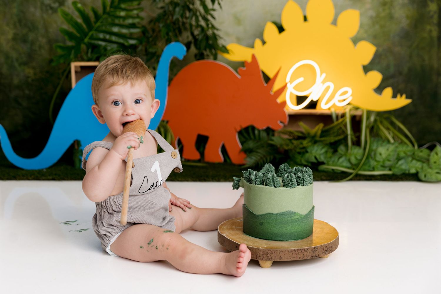 Cake Smash Photoshoot Cannock, Staffordshire, West Midlands, Birmingham
