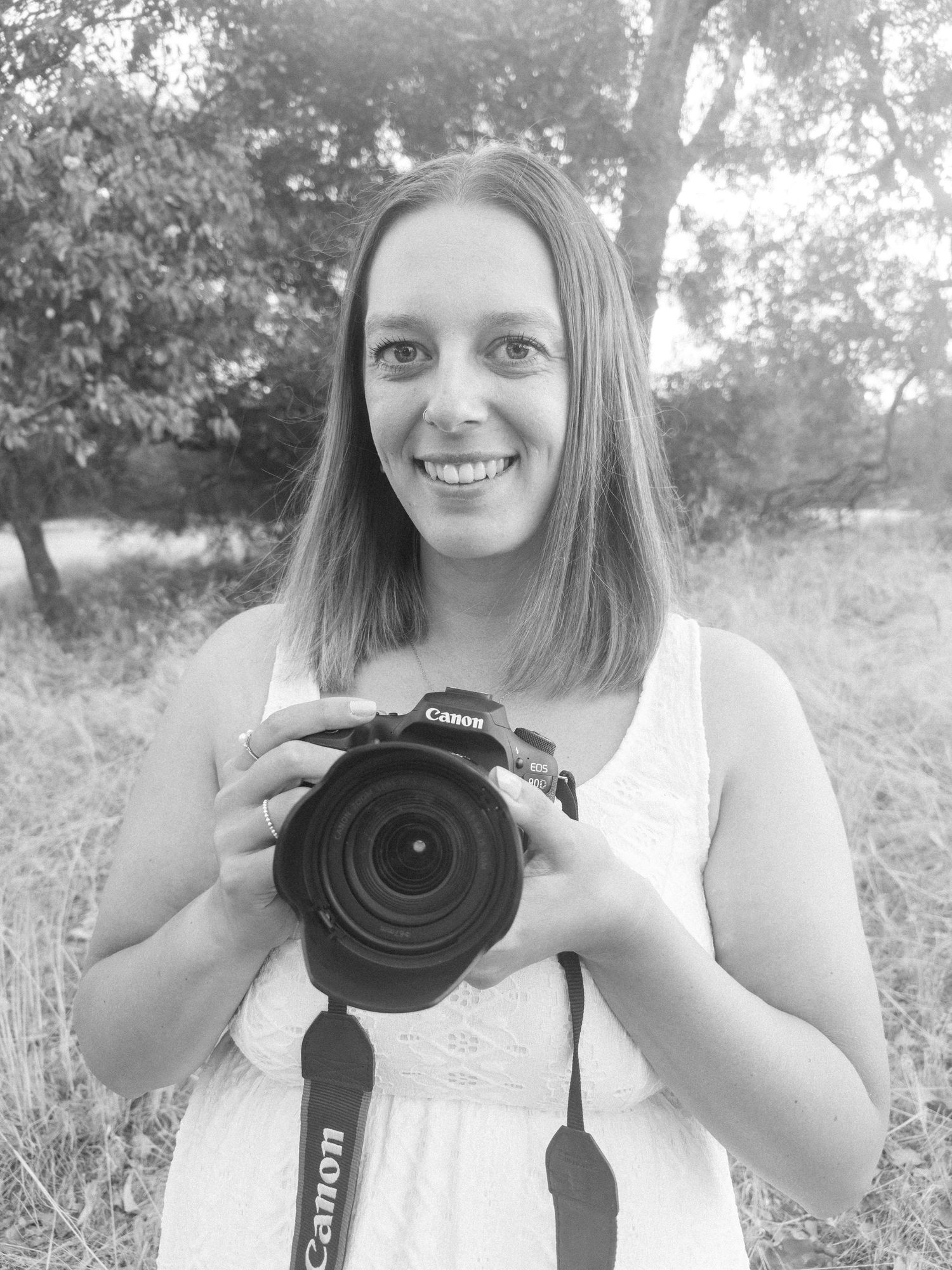 Daisy Van Ross, local Perth north of river natural maternity, newborn and family photographer servicing Perth and Albany.