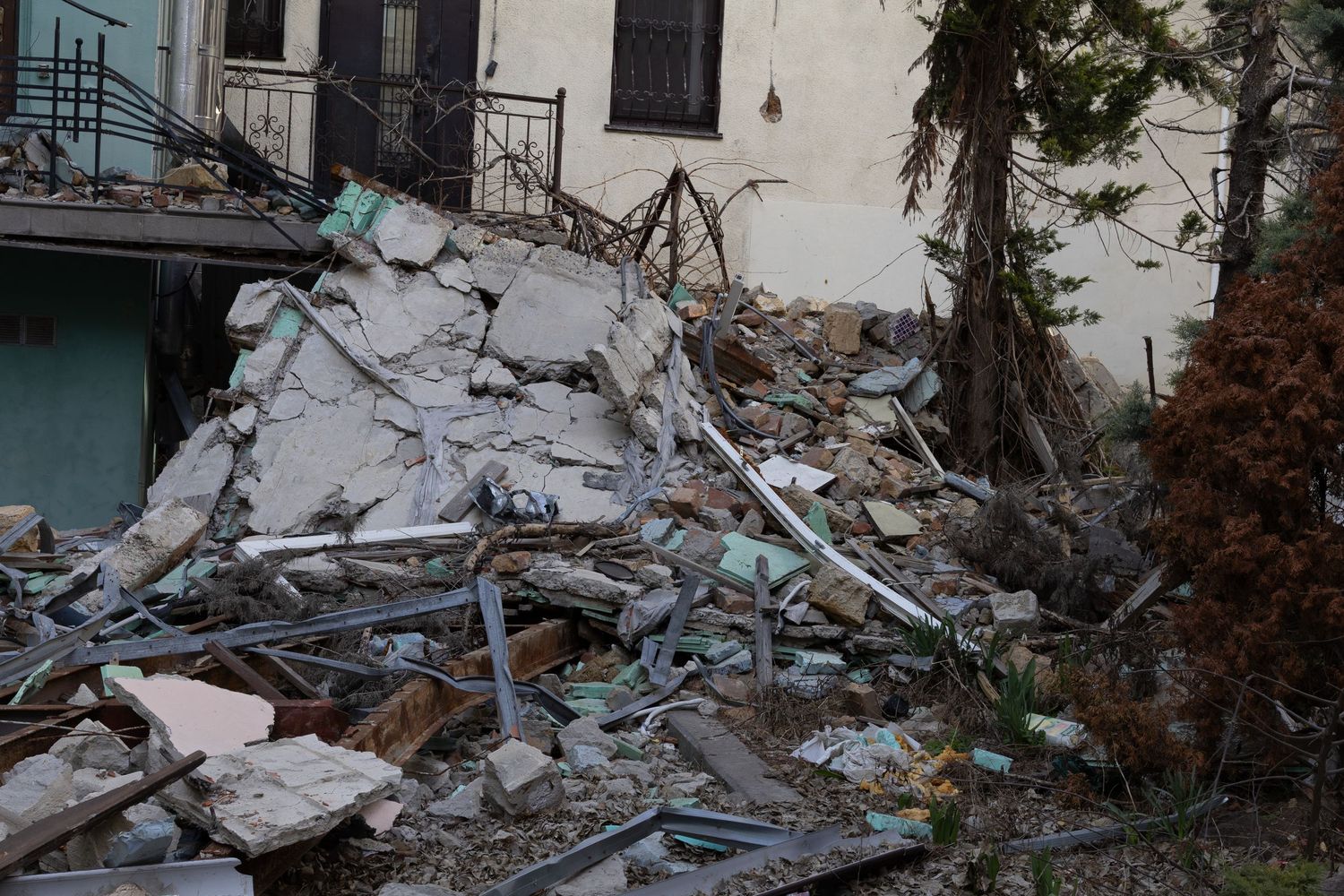 A building in rubble in Odesa, Ukraine, May 2025