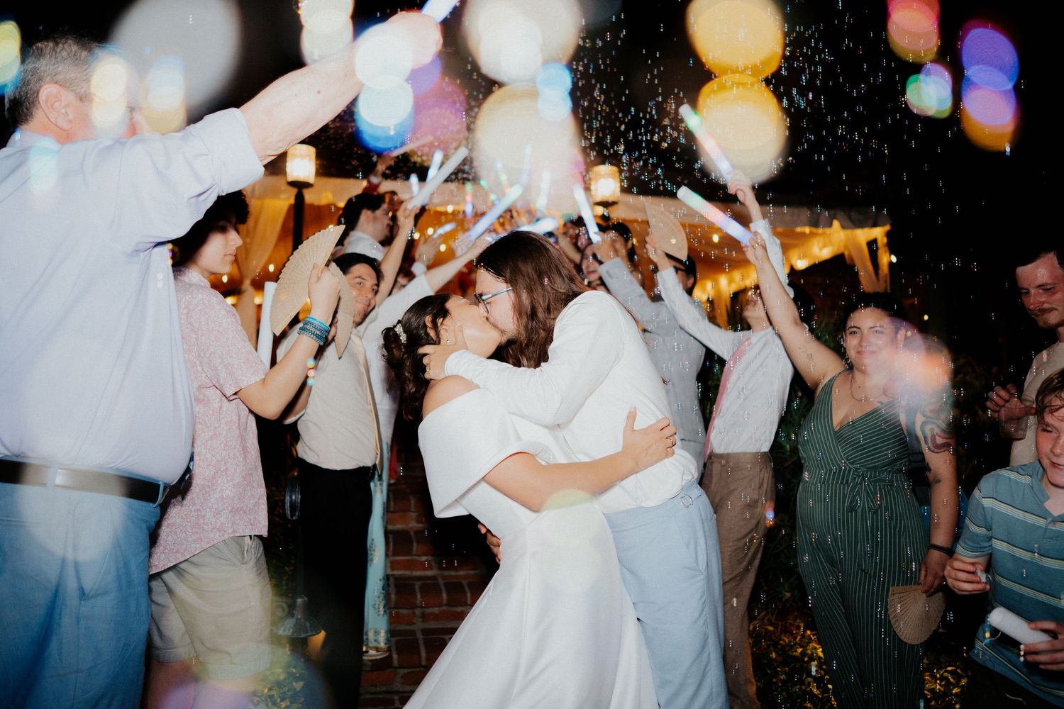 Last kiss at Casa Feliz during send off.