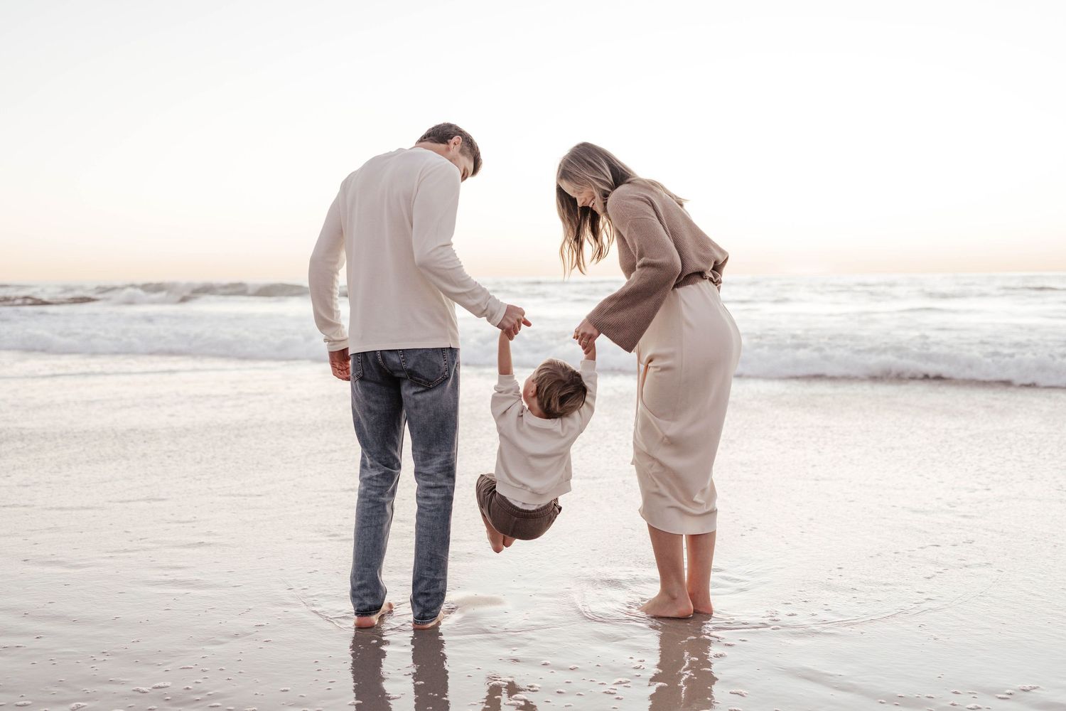 Breyman photography maternity san diego beach windansea la jolla family neutral aesthetic beige outdoor mini full true to color warm toddler