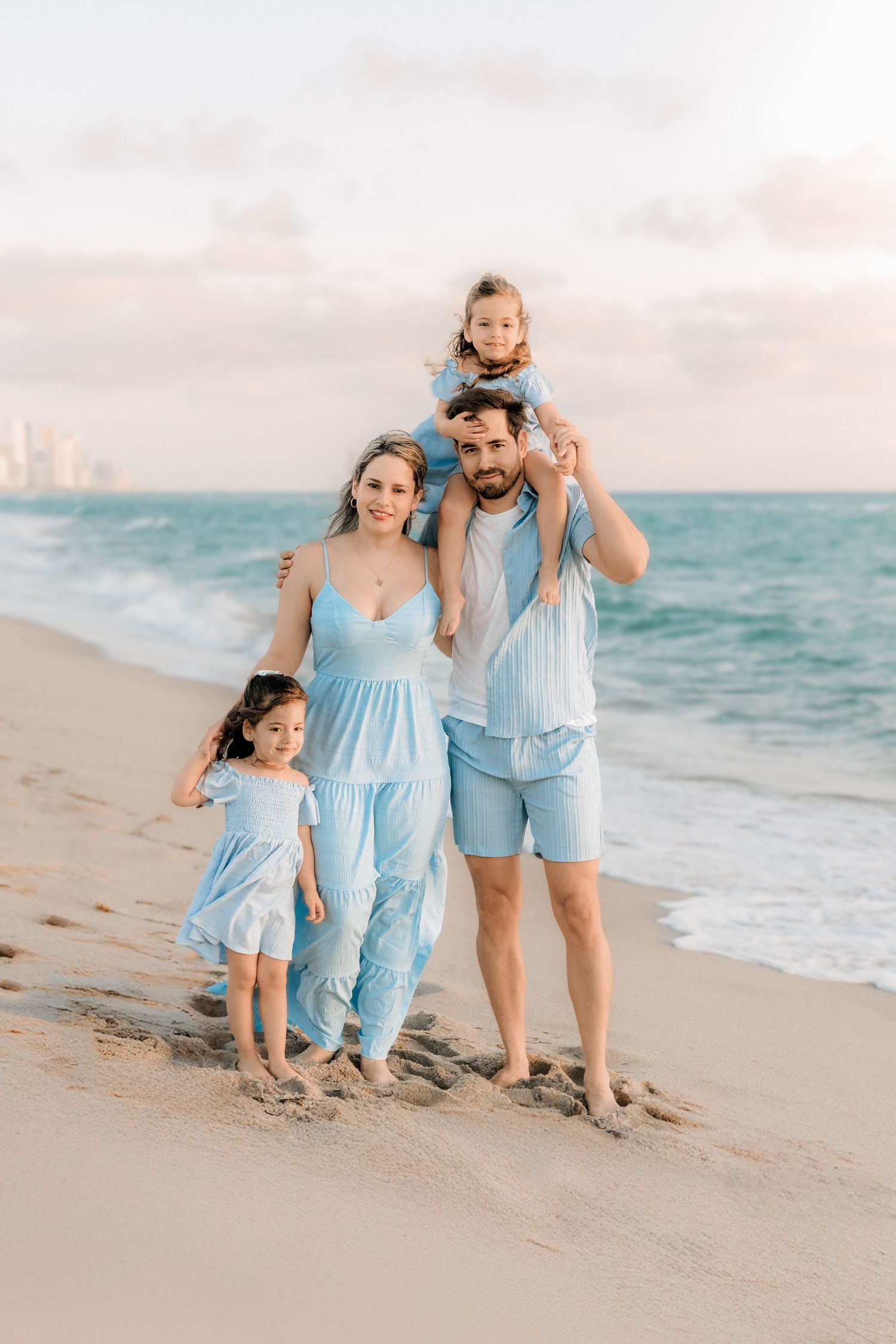 Miami Beach lifestyle photoshoot – family of four with twin daughters on the beach