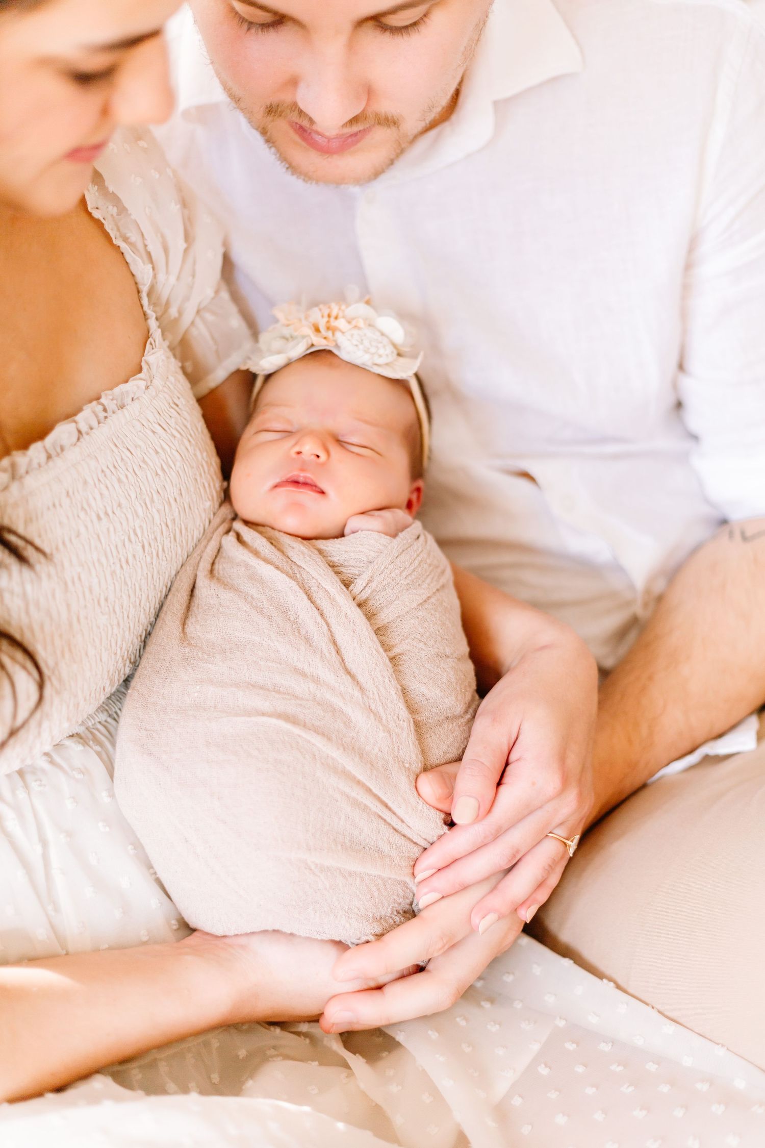 Newborn, light and airy, family photos