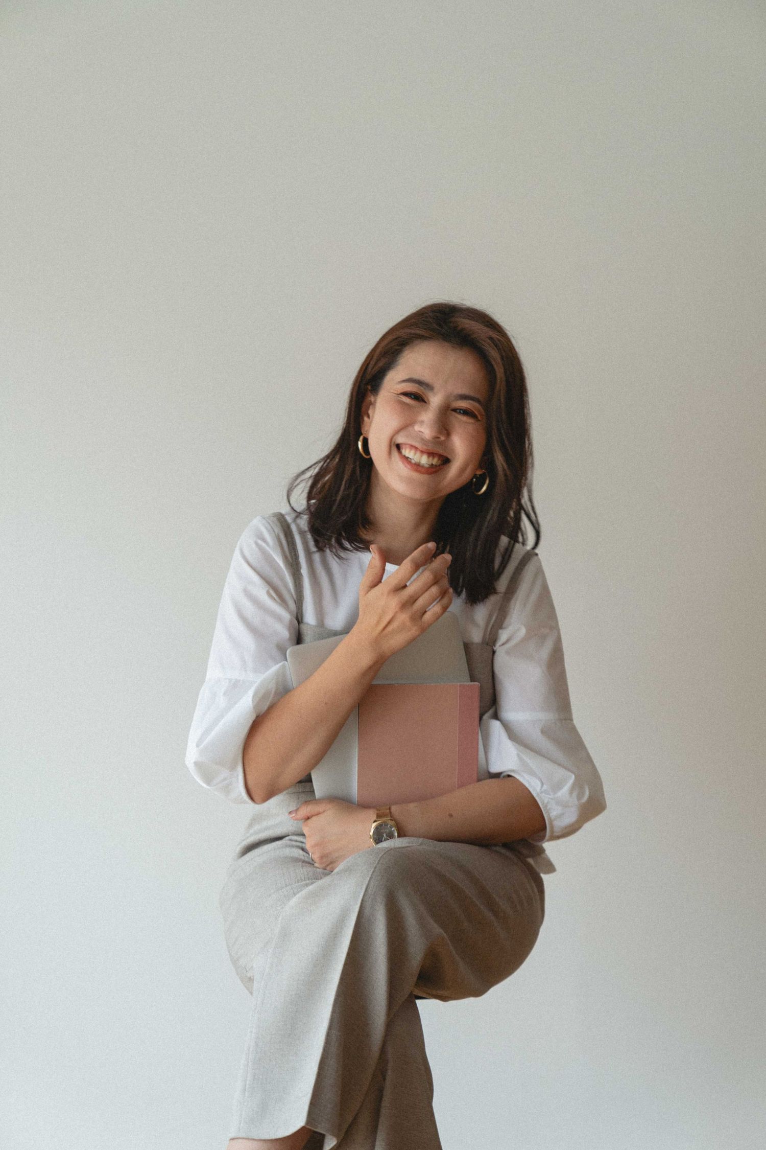 Miki Sakai who is a Tokyo Photographer is smiling for the camera