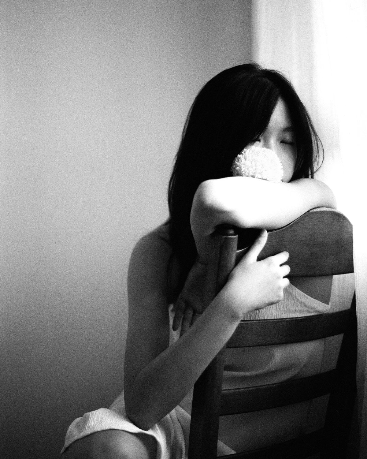 Female solo portrait by HoidianNg Photography