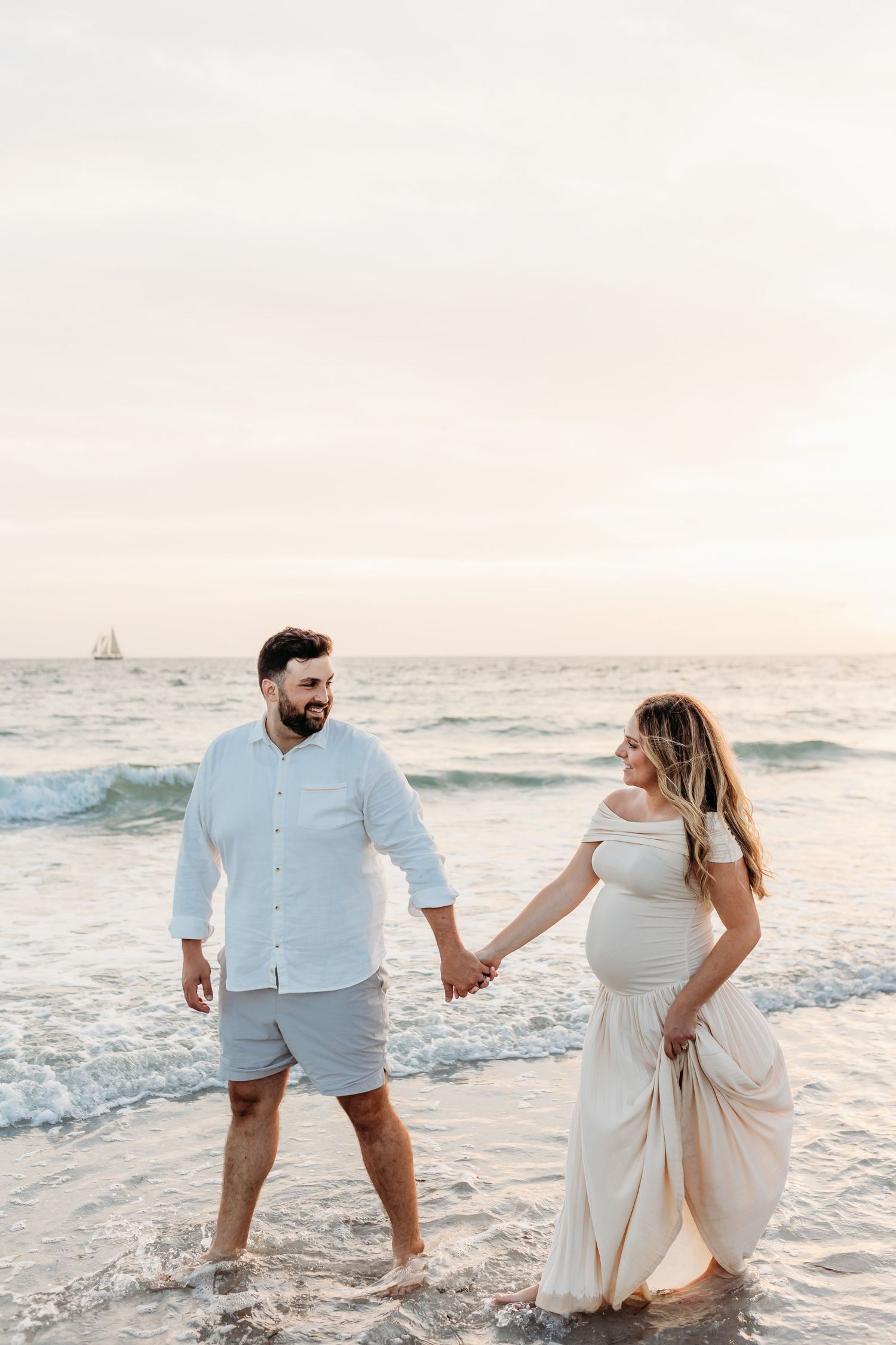 maternity-couples-photographer-beach
