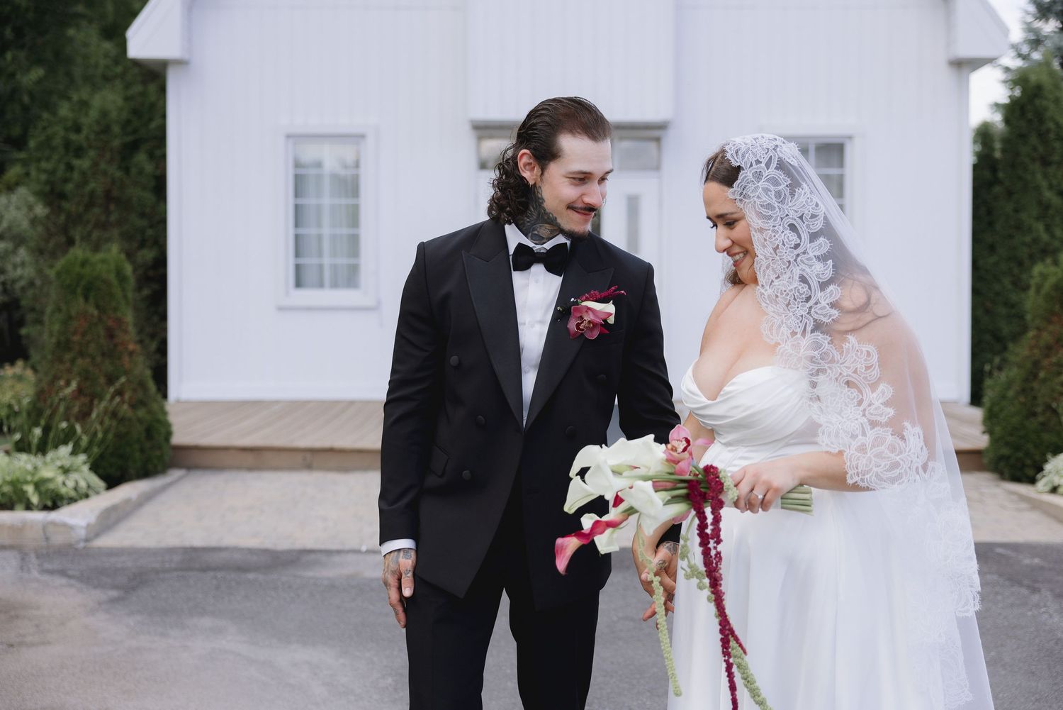 Photographe d’elopement à Montréal pour les couples souhaitant une cérémonie simple, romantique et authentique.