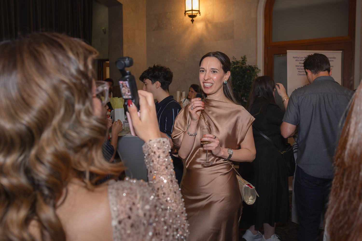 Photographe à Montréal pour événements corporatifs, conférences, lancements, galas et portraits d’affaires.