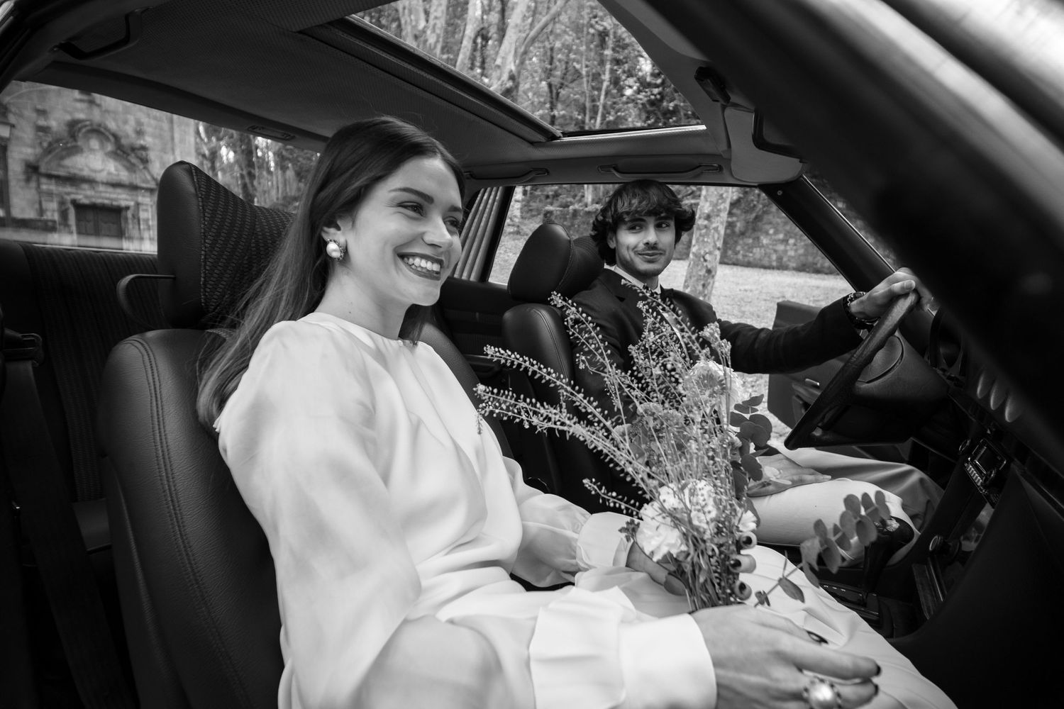 Fotografía pareja, boda religiosa , en A Coruña Galicia, elegante y natural, Nuria Santalla