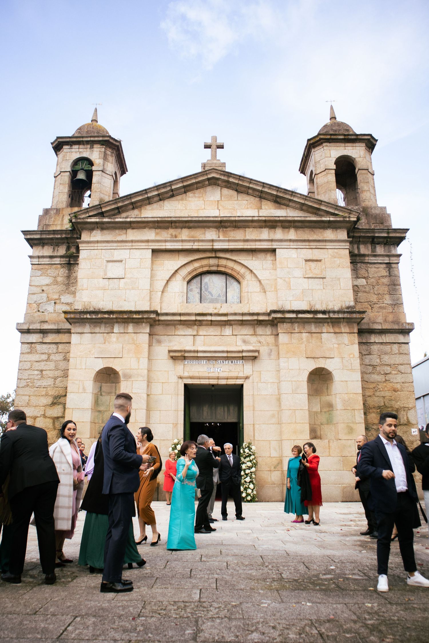 Fotógrafo boda, en A Coruña Galicia, iglesia e invitados, Nuria Santalla