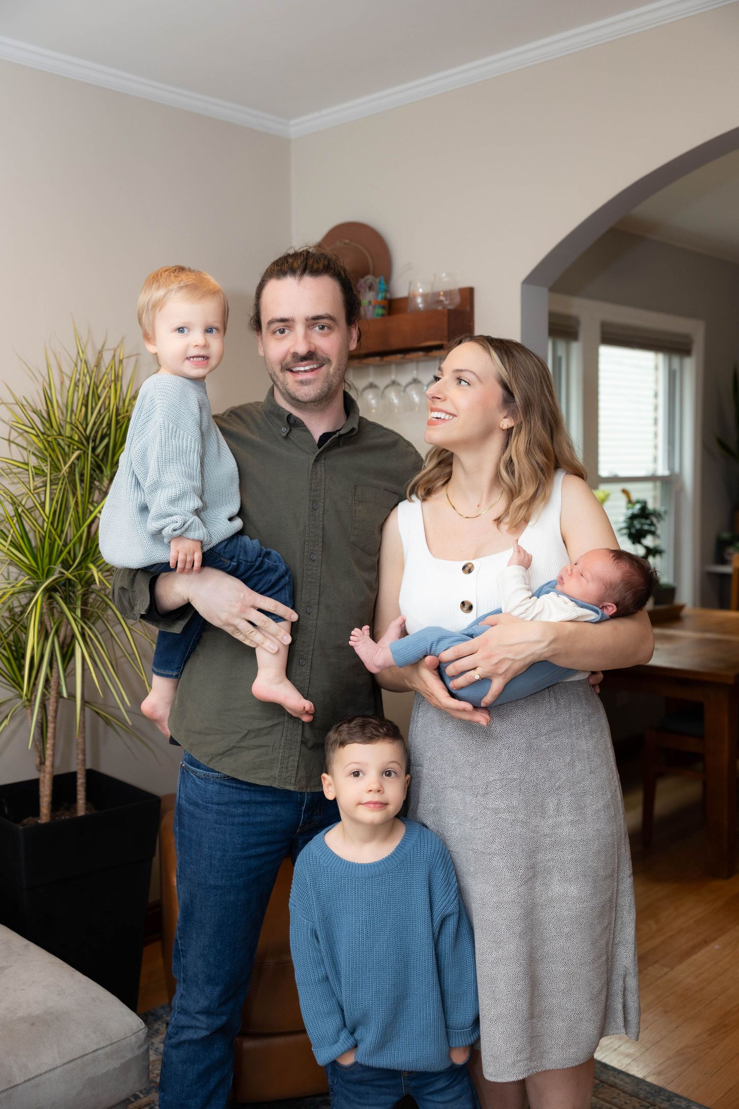 FAMILY PHOTOSHOOT INDOORS