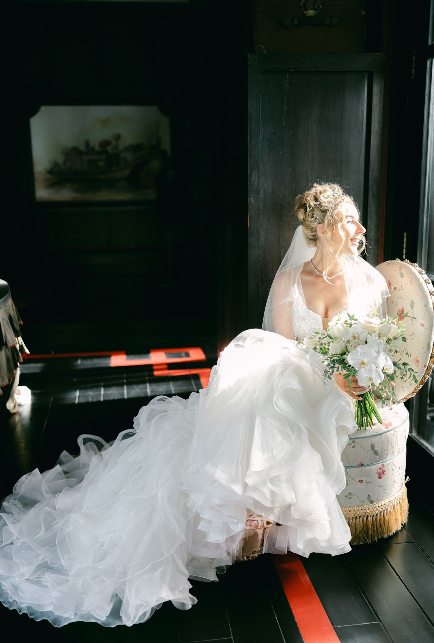 bride get ready at Intercontinental Da nang wedding