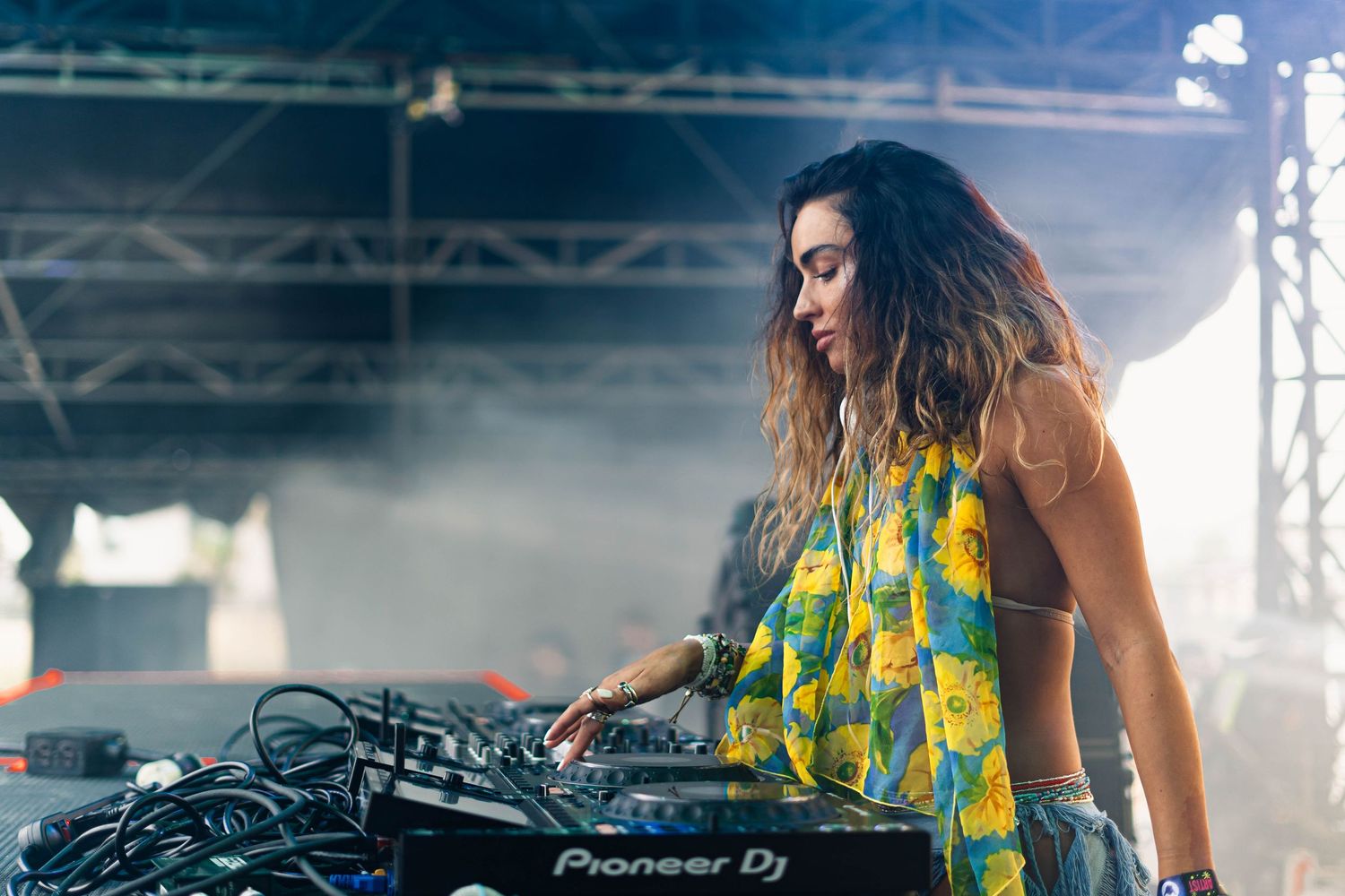 Photography for Sommor Ray at The Hangout Festival