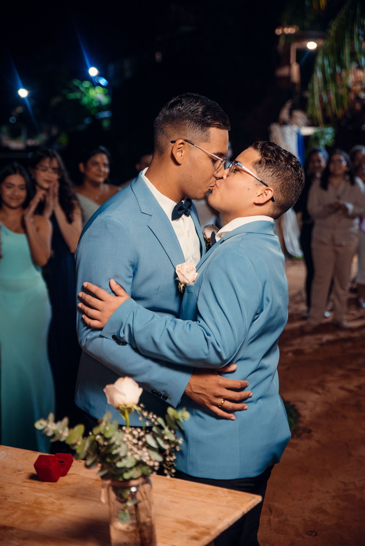 beso de novios