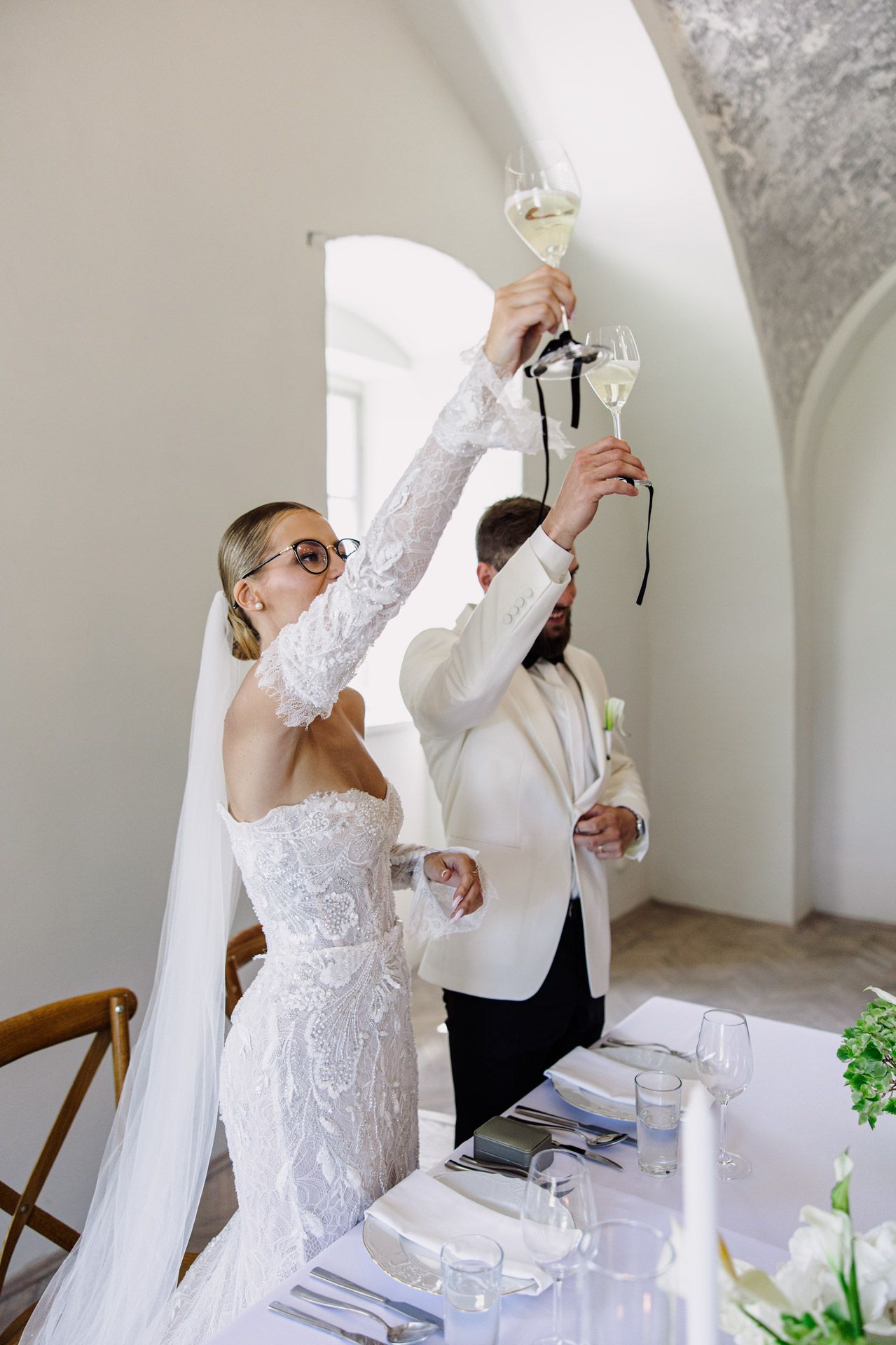 Hostina na svatbě v luxusním a toskánském stylu na Kocandě Kravsko.