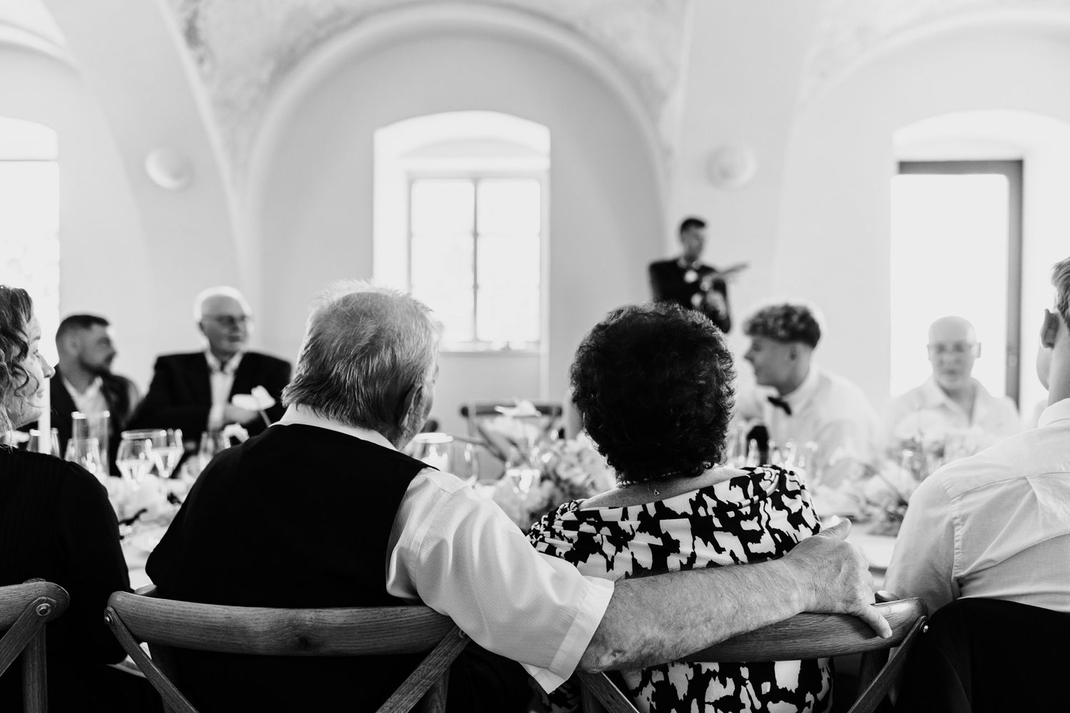 Emotivní proslov na svatbě v létě.