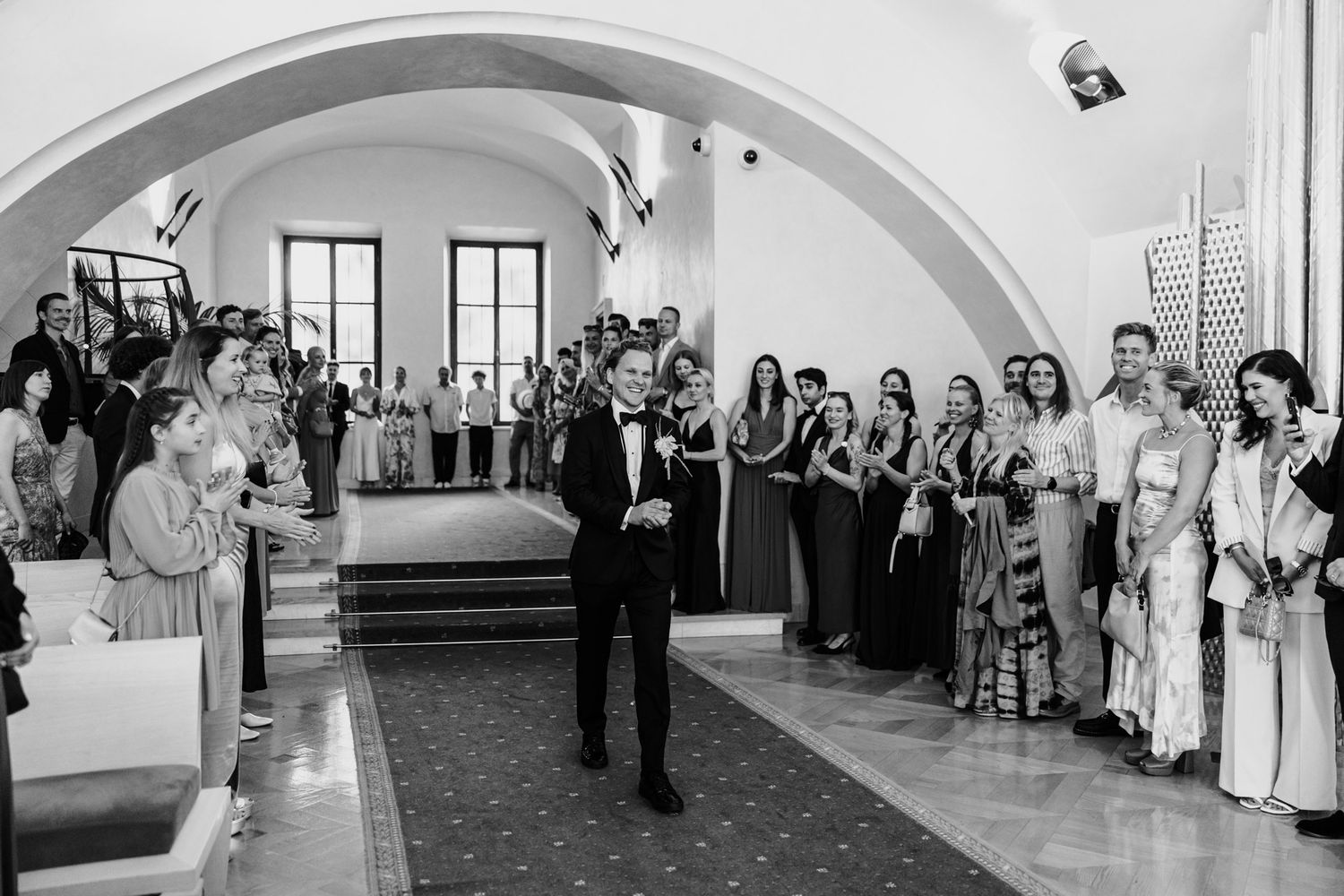 Svatební obřad plný emocí na radnici.