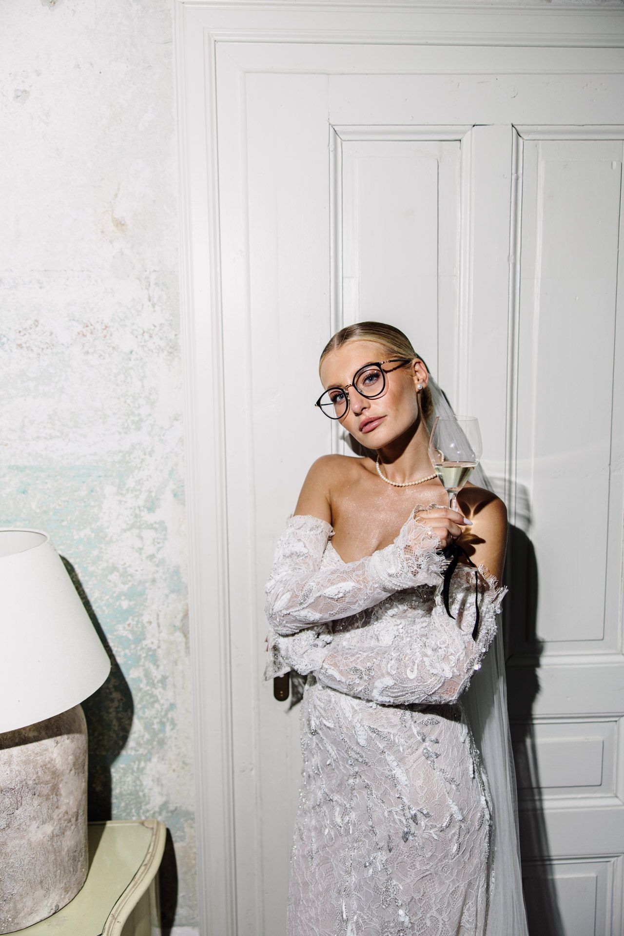 Černobílá svatba ve fashion a trendy stylu.