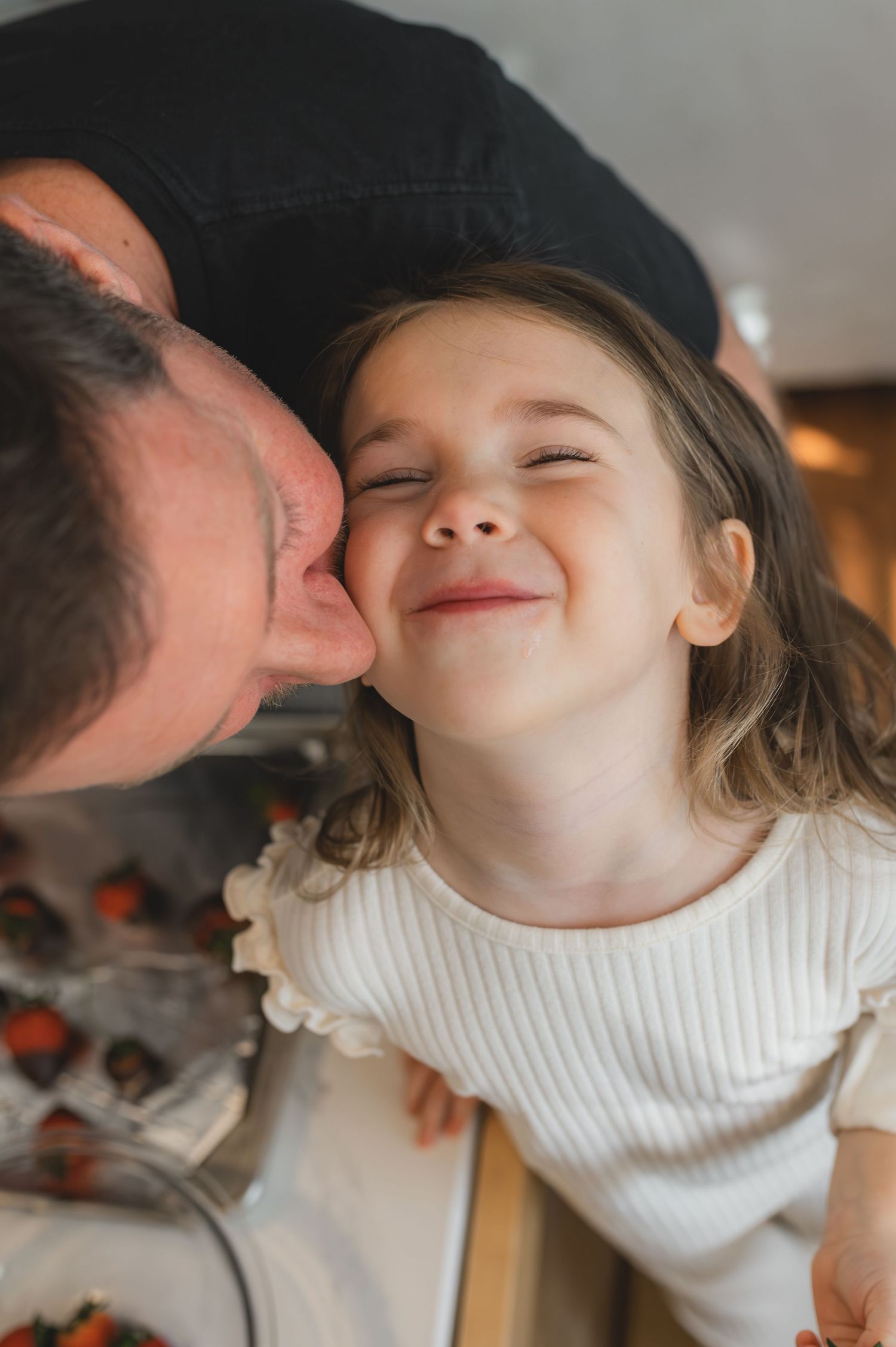 dad and daughter child, smiling, greenville, nc