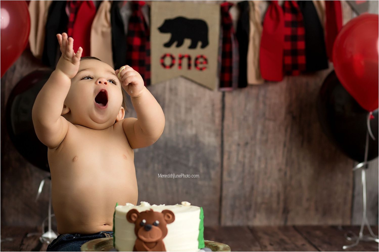 A series of seven photos showing a baby celebrating their first birthday with cake and decorations in red and white.