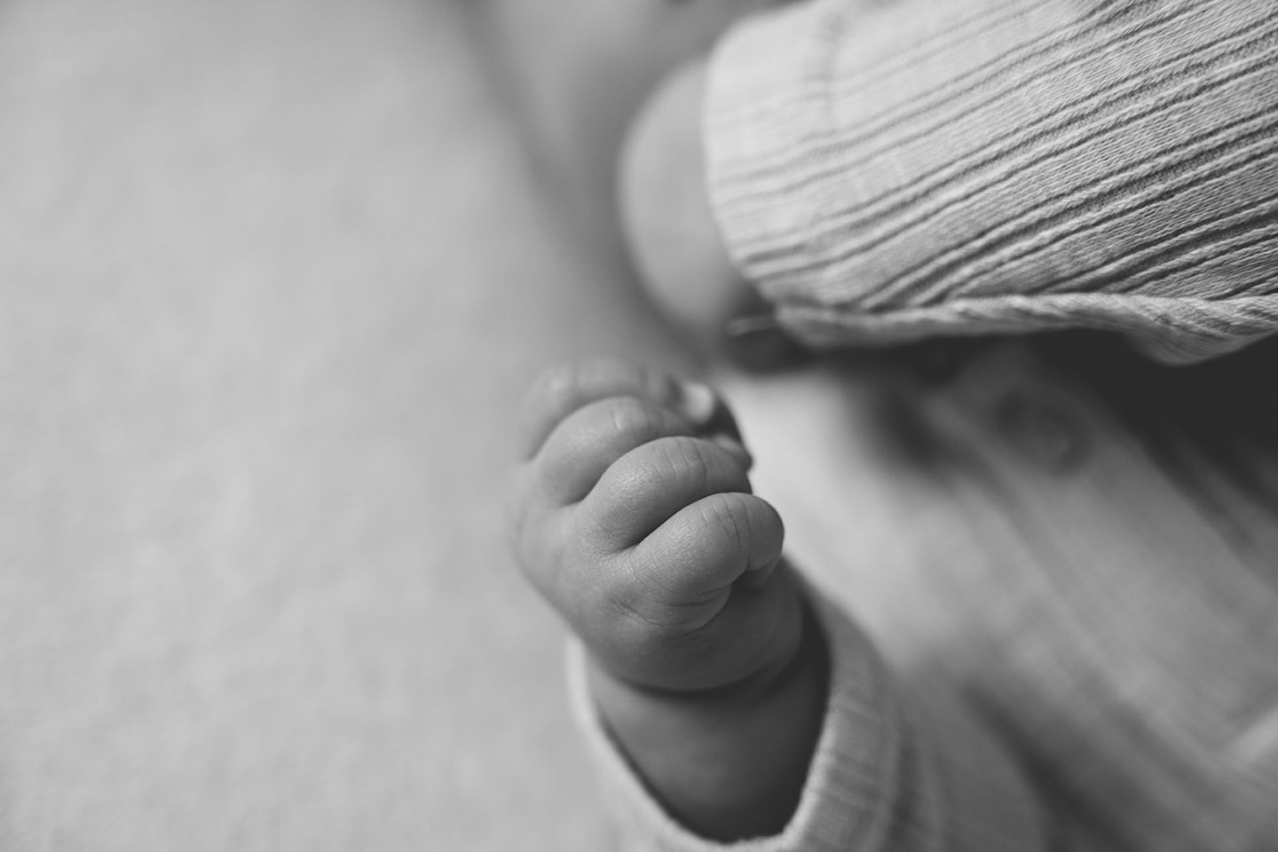 babyhandje tijdens babyreportage in zandhoven
