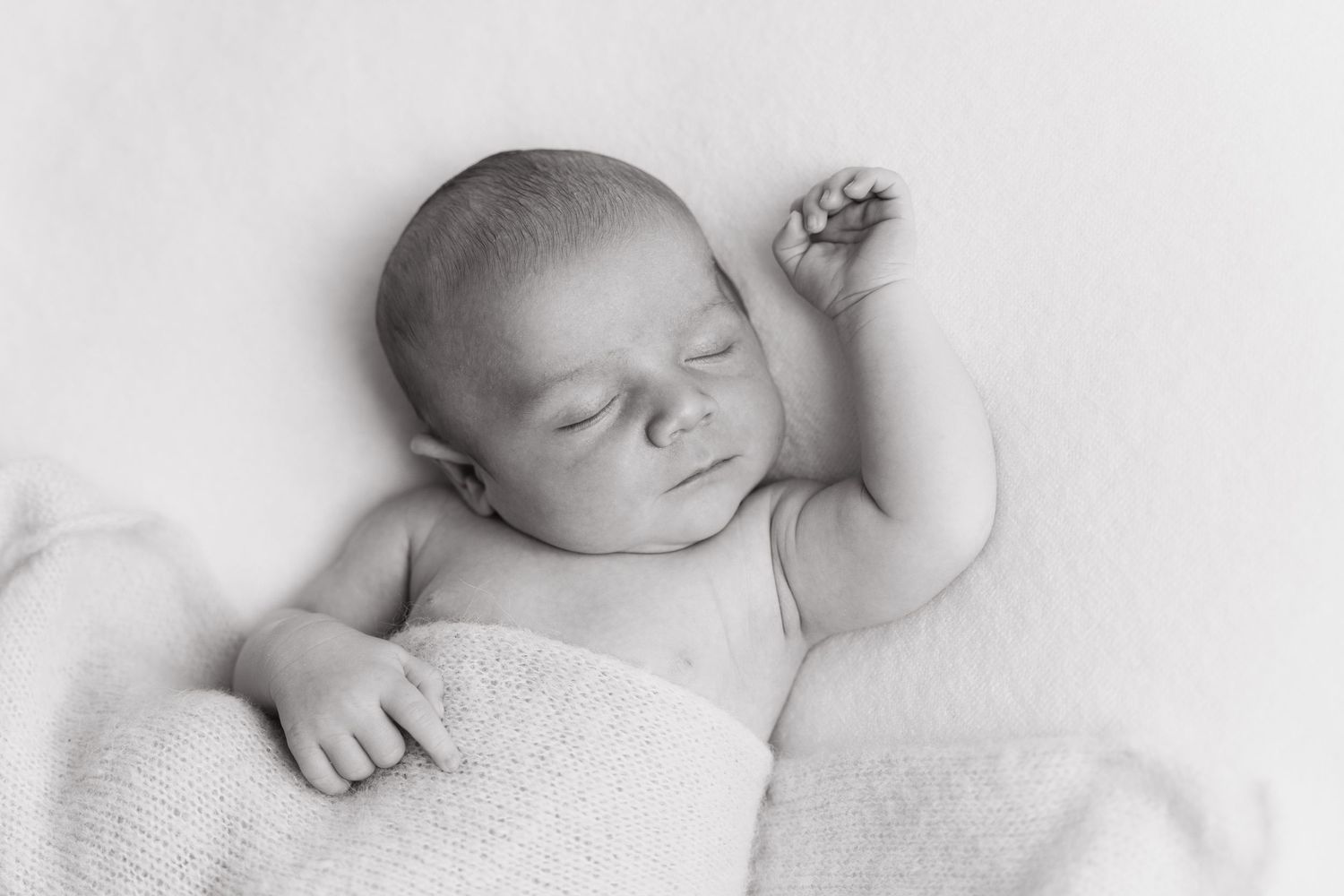foto van baby tijdens babyreportage in zandhoven