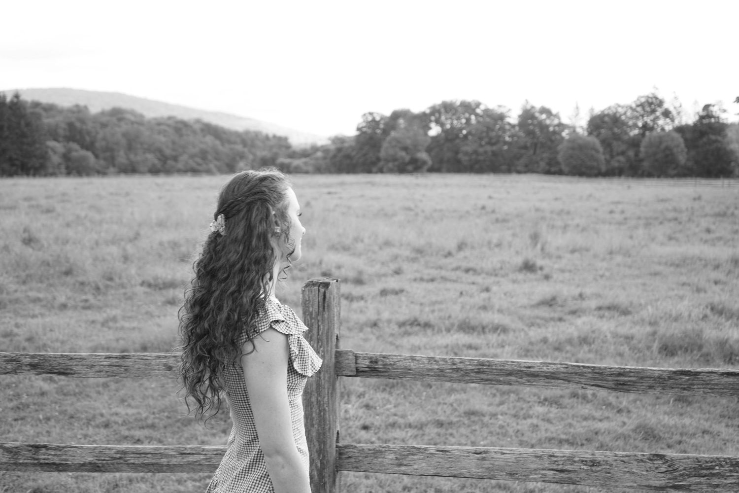 Black and white image of senior portrait session in Woodstock VT.