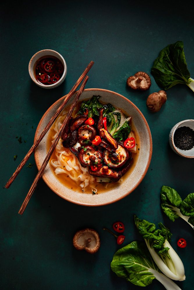 Stir fry noodles with vegetables and broth