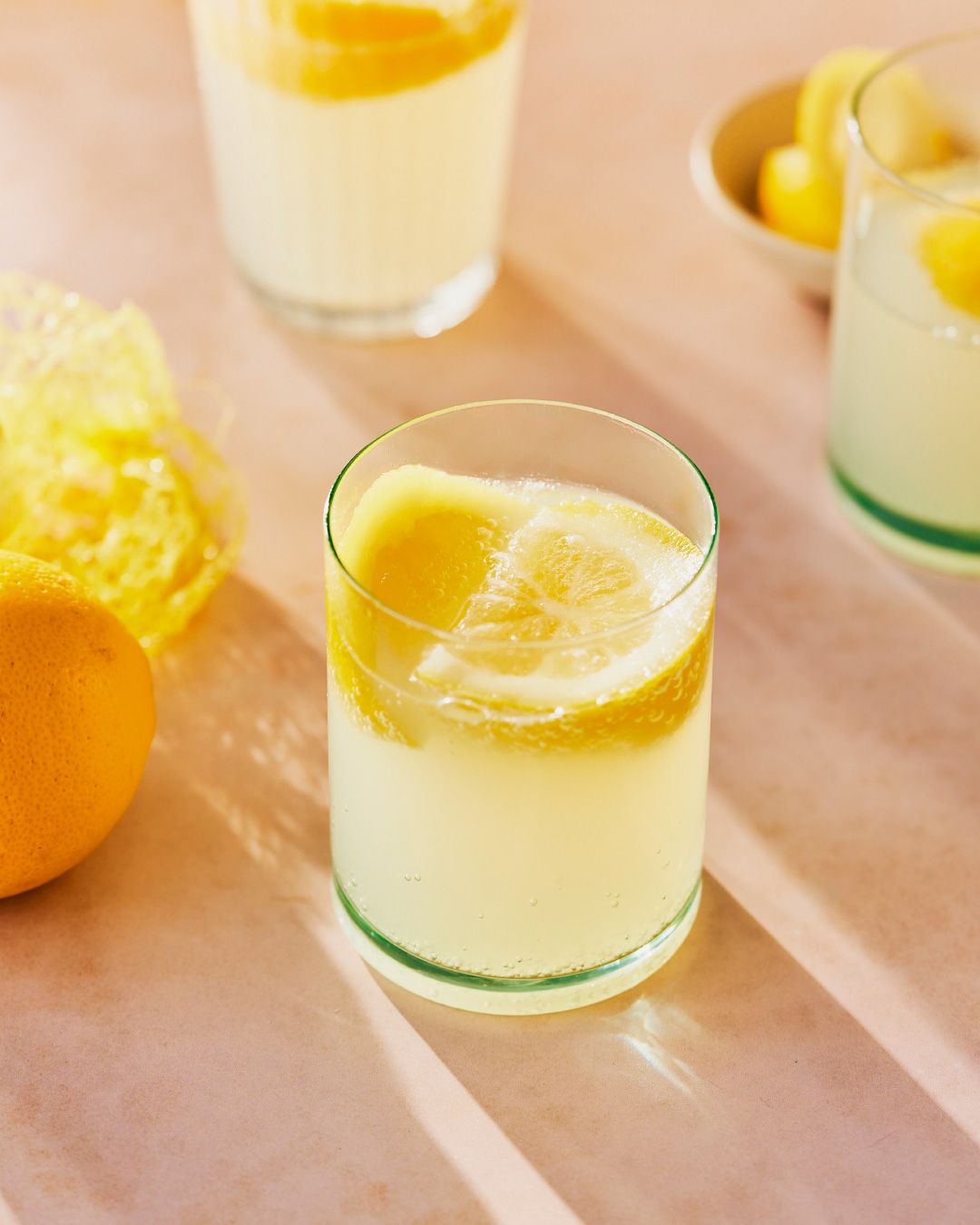 Lemonade with lemon slices