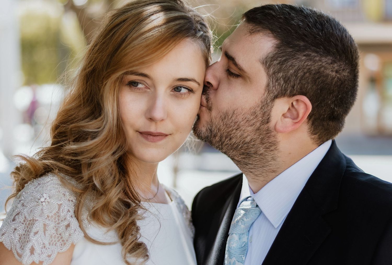 Retrato natural de pareja durante boda – fotografía de bodas Madrid