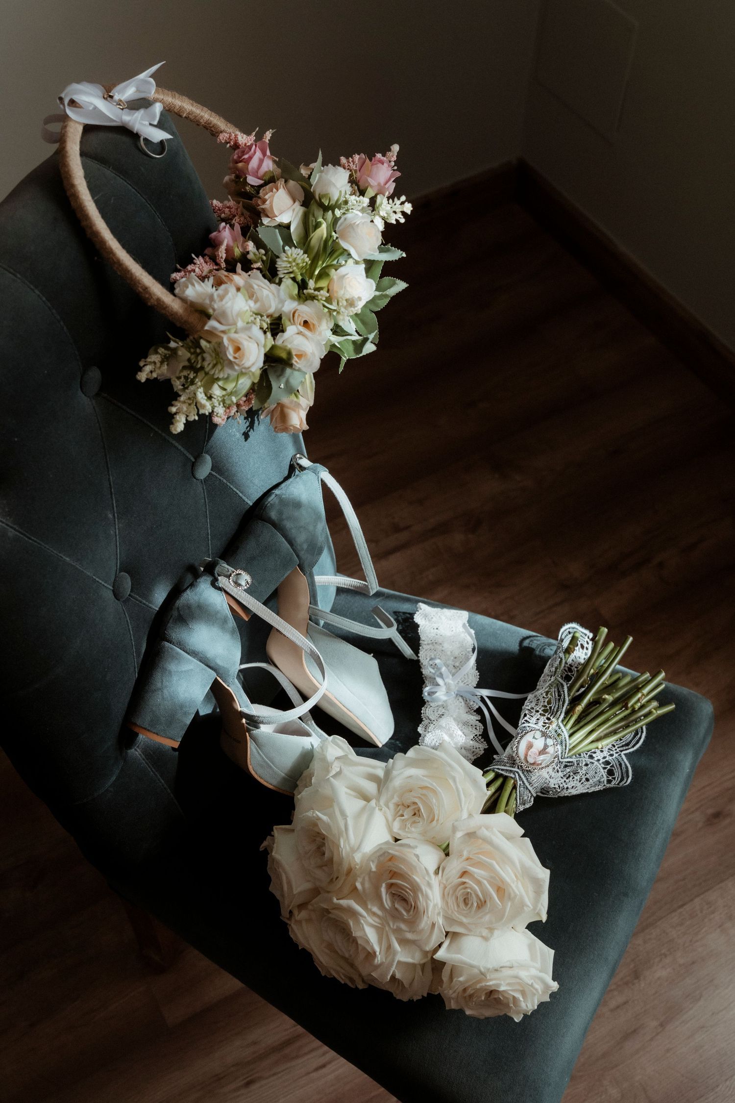 Preparativos de boda con flores – fotógrafo de bodas en Madrid The Bowes