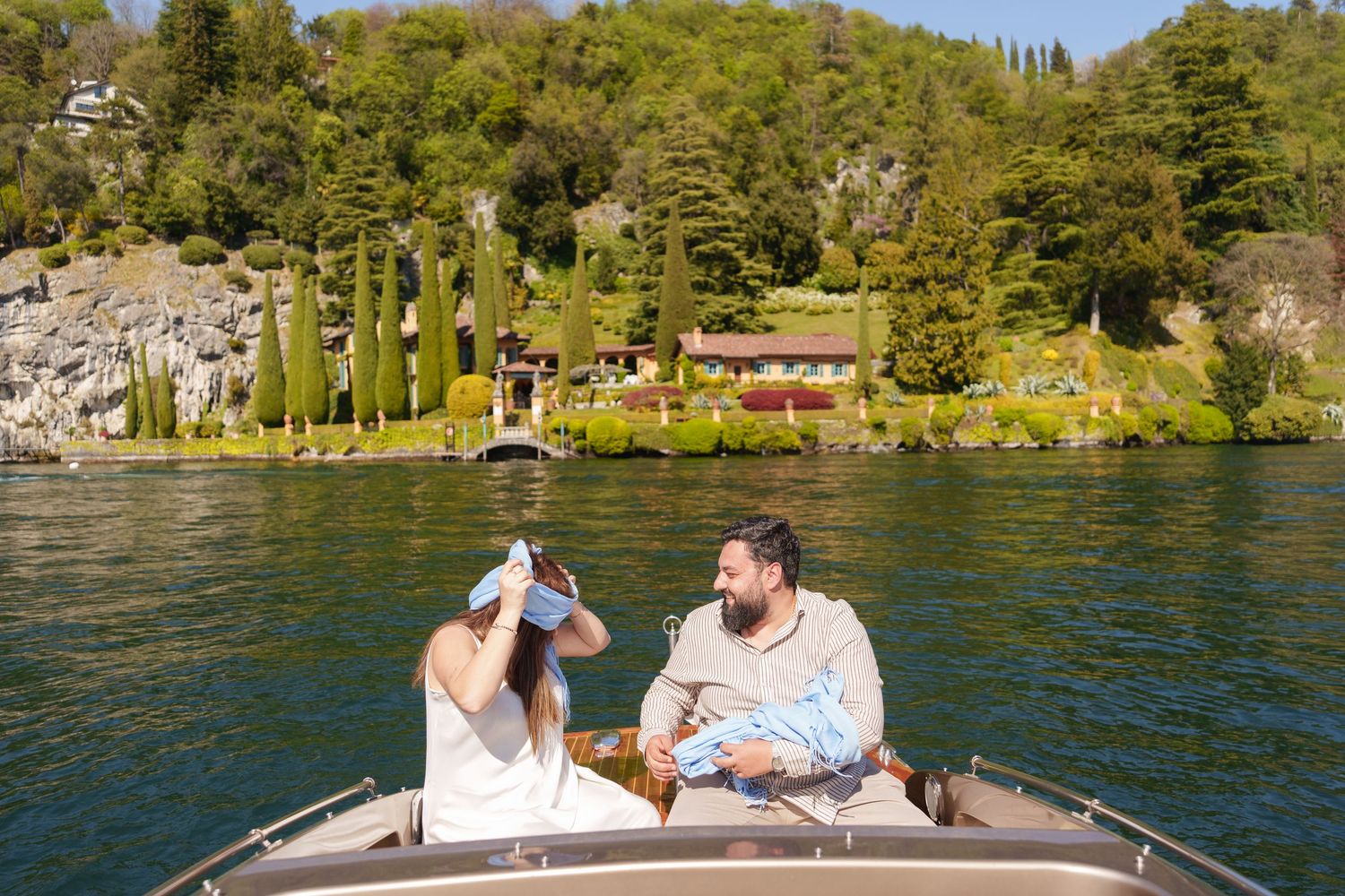 Lake Como photographer maternity session boat
