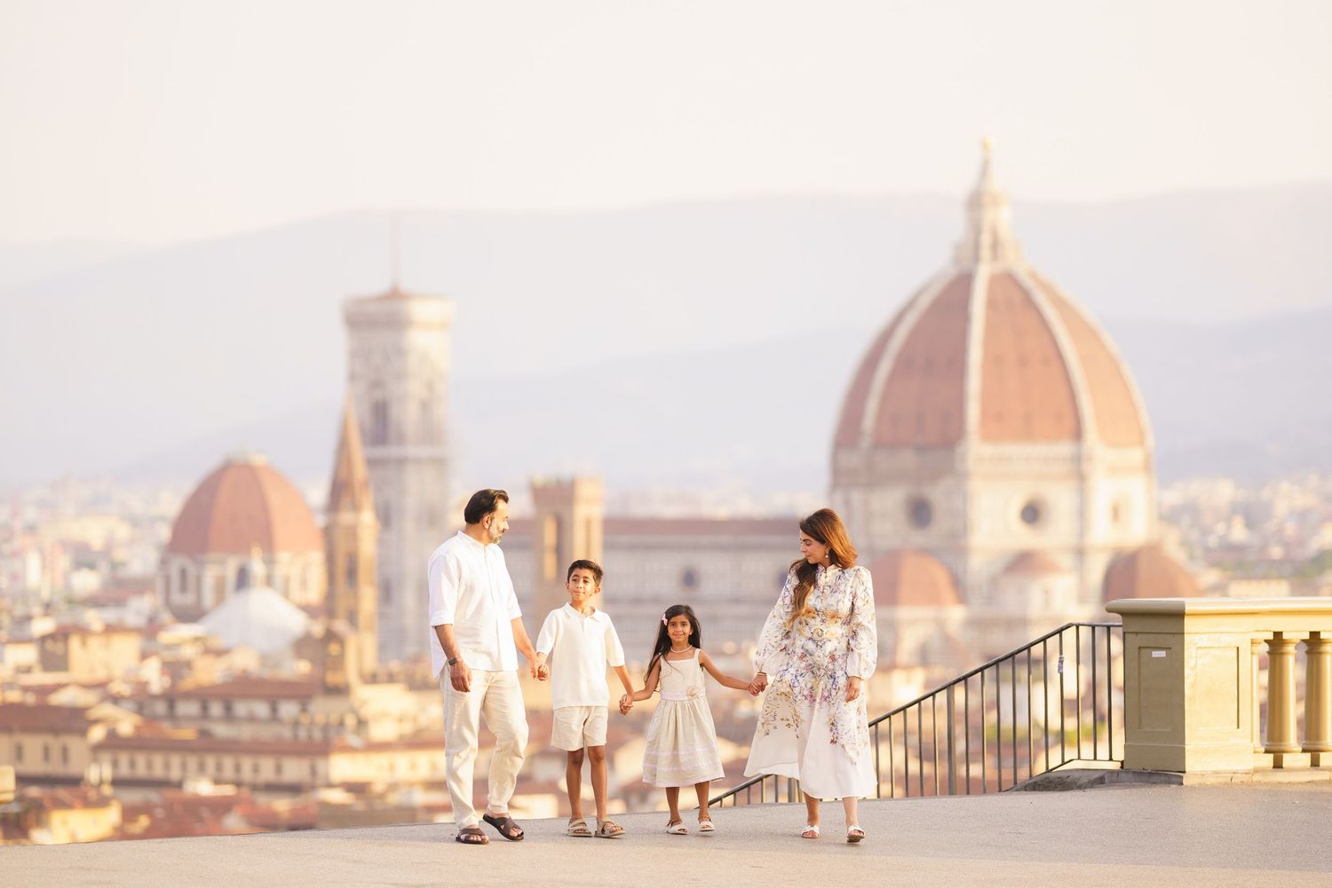 Florence family photographer at sunrise
