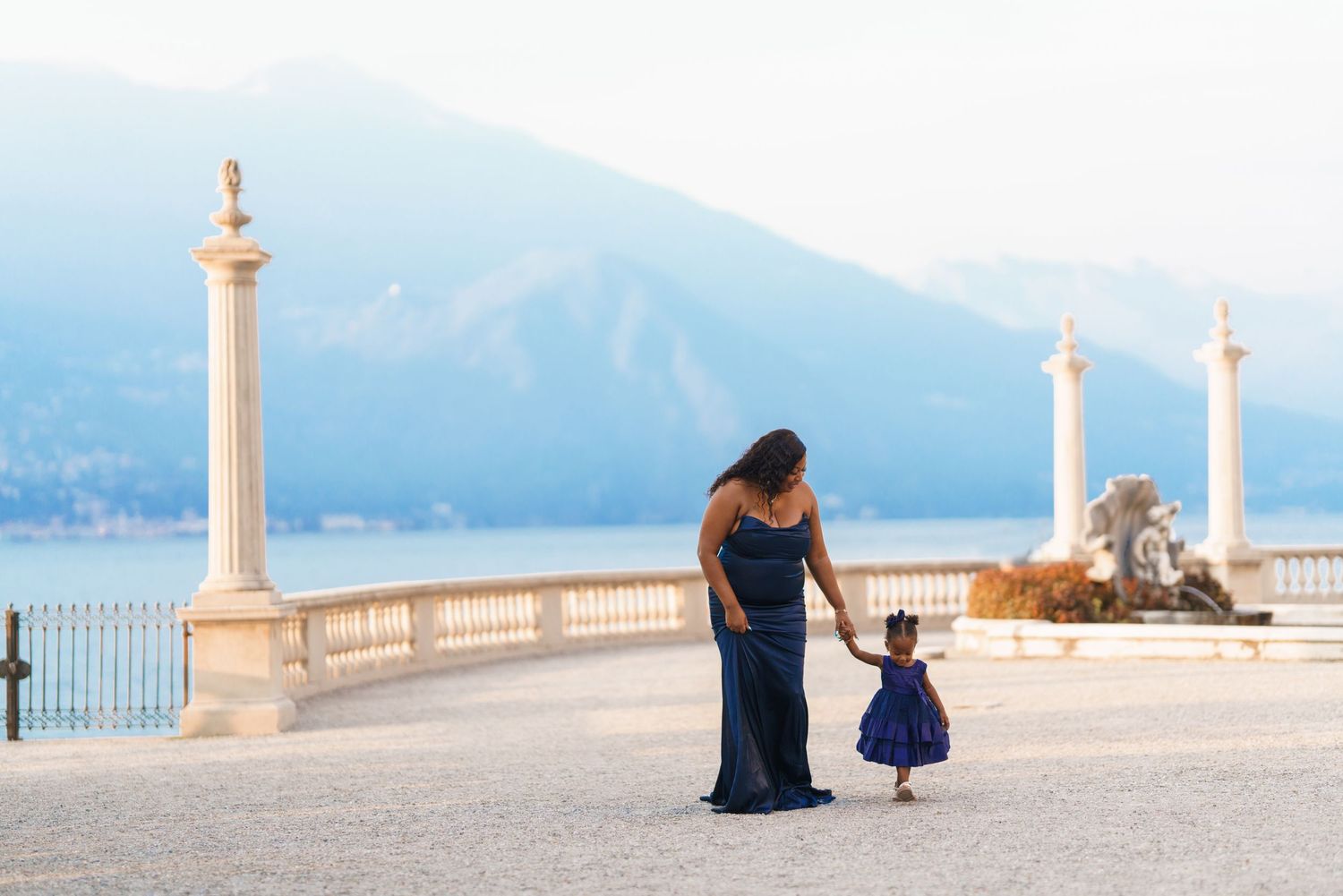 family photoshoot lake como villa melzi