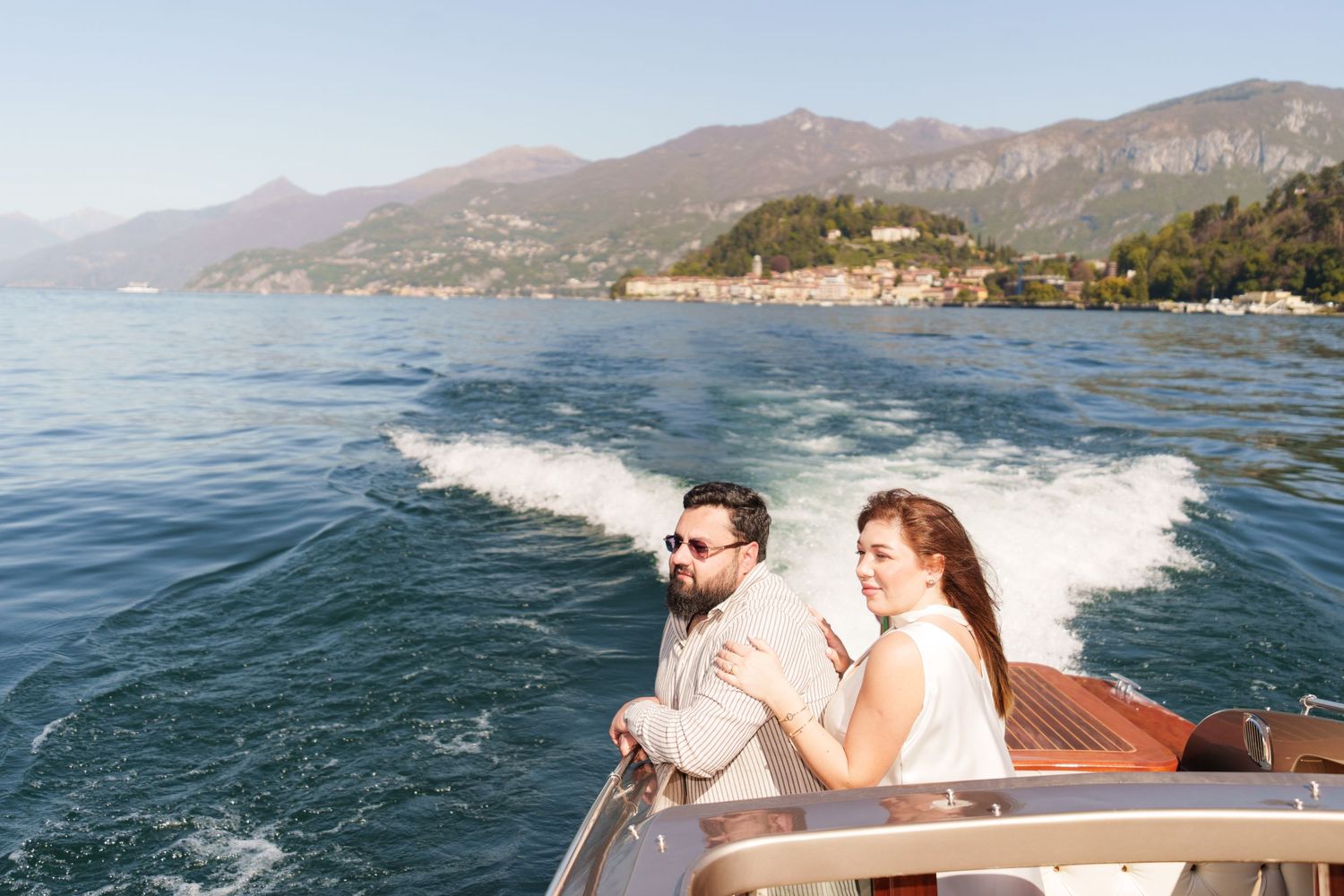 Lake Como photographer maternity session boat