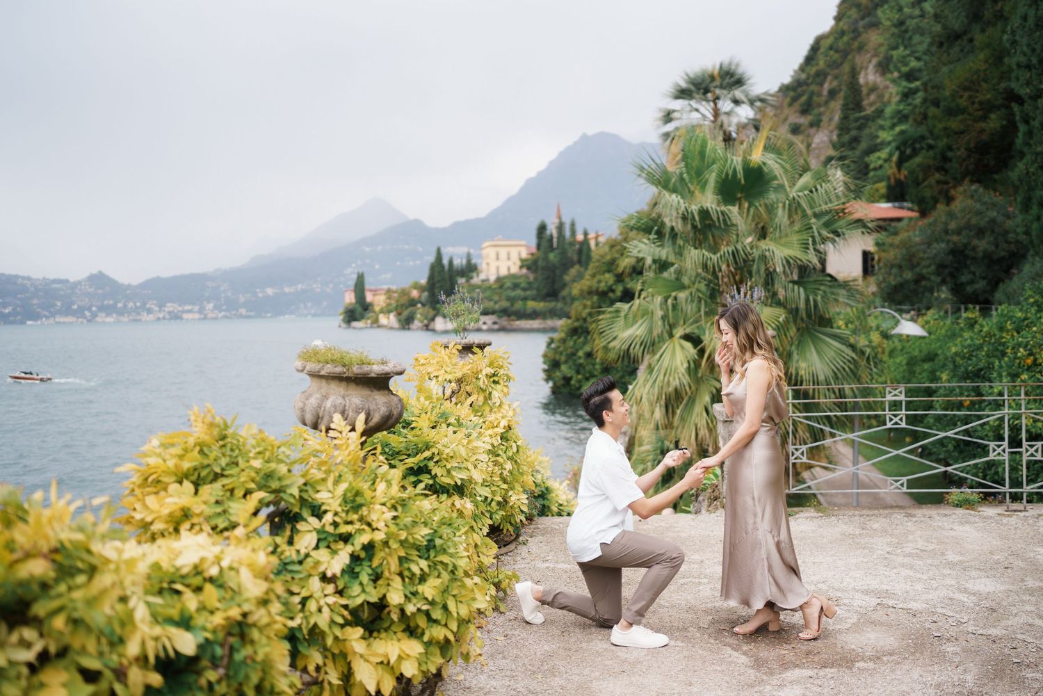 engagement photographer villa monastero