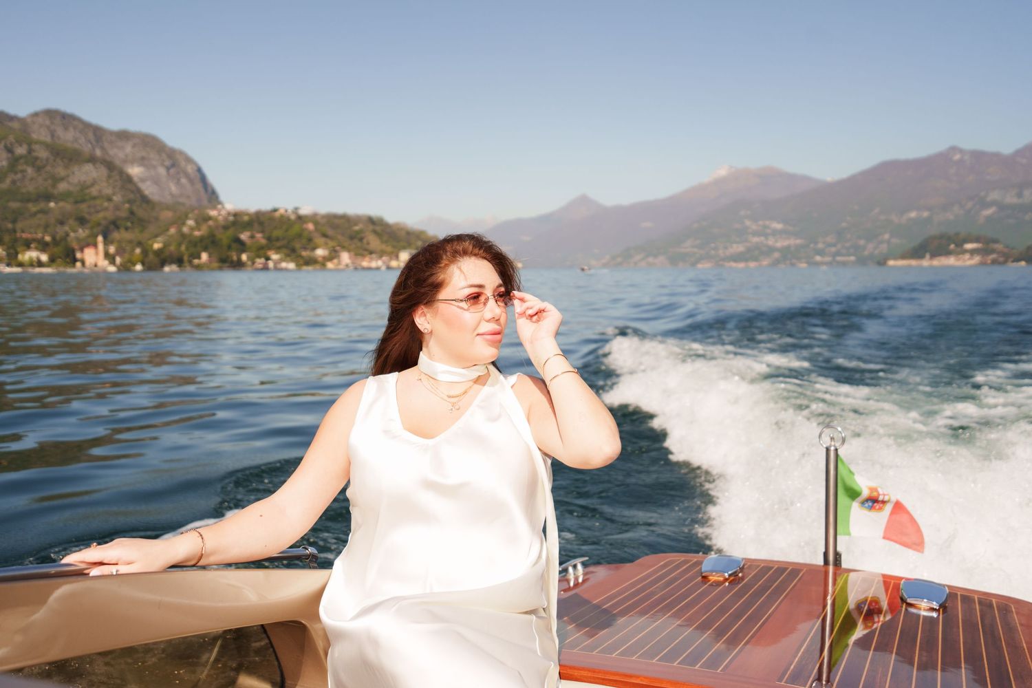 Lake Como photographer maternity session boat